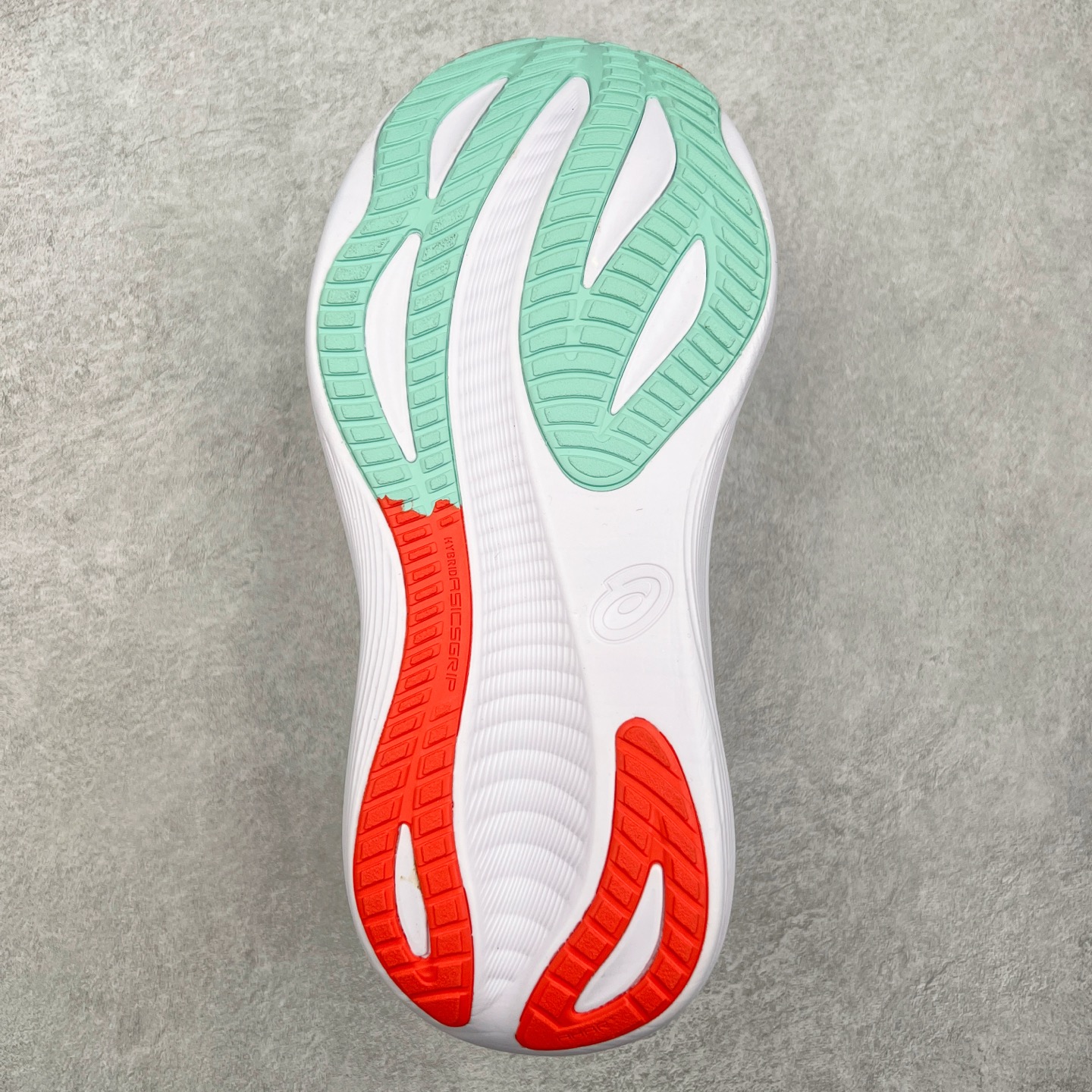 图片[9]-Asics GEL-Nimbus 27 亚瑟士缓震跑鞋 近年复古风潮的势头很旺 ASICS一直坚信保持身体的健康与活力是打造健康快乐的生活方式的最佳途径 ASICS为复古鞋型注入新设计 为玩家的街头穿搭提供了更多可能 GEL-NIMBUSTM9运动鞋最初是为中立和仰卧跑步者设计的长距离训练器 采用原始材料和关键细节重新设计 其Y2K时代的工业外观也被大胆的对比和色块所抵消 尺码：36 36.5 37.5 38 38.5 39 40 40.5 41.5 42 42.5 43.5 44 44.5 45-选品中心