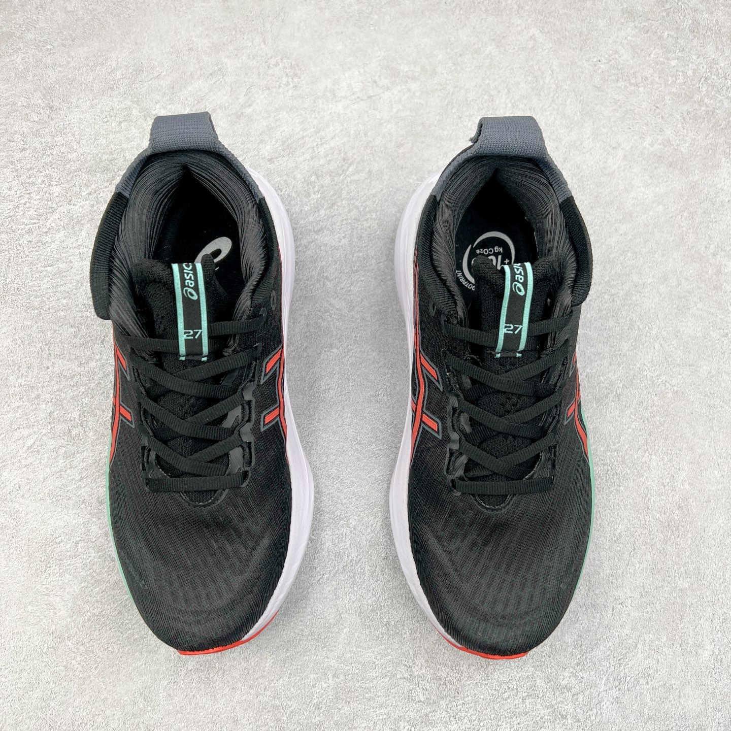 图片[2]-Asics GEL-Nimbus 27 亚瑟士缓震跑鞋 近年复古风潮的势头很旺 ASICS一直坚信保持身体的健康与活力是打造健康快乐的生活方式的最佳途径 ASICS为复古鞋型注入新设计 为玩家的街头穿搭提供了更多可能 GEL-NIMBUSTM9运动鞋最初是为中立和仰卧跑步者设计的长距离训练器 采用原始材料和关键细节重新设计 其Y2K时代的工业外观也被大胆的对比和色块所抵消 尺码：36 36.5 37.5 38 38.5 39 40 40.5 41.5 42 42.5 43.5 44 44.5 45-选品中心