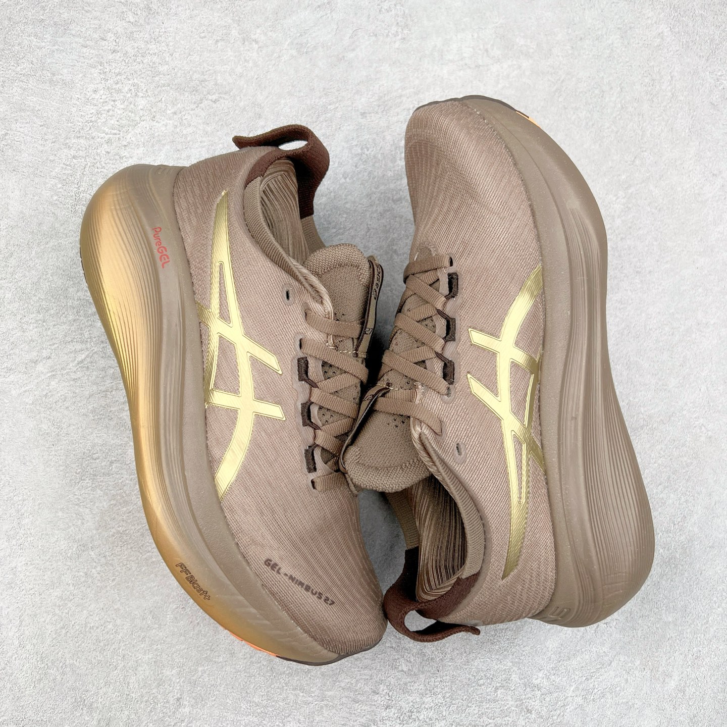 图片[3]-Asics GEL-Nimbus 27 亚瑟士缓震跑鞋 近年复古风潮的势头很旺 ASICS一直坚信保持身体的健康与活力是打造健康快乐的生活方式的最佳途径 ASICS为复古鞋型注入新设计 为玩家的街头穿搭提供了更多可能 GEL-NIMBUSTM9运动鞋最初是为中立和仰卧跑步者设计的长距离训练器 采用原始材料和关键细节重新设计 其Y2K时代的工业外观也被大胆的对比和色块所抵消 尺码：36 36.5 37.5 38 38.5 39 40 40.5 41.5 42 42.5 43.5 44 44.5 45-选品中心