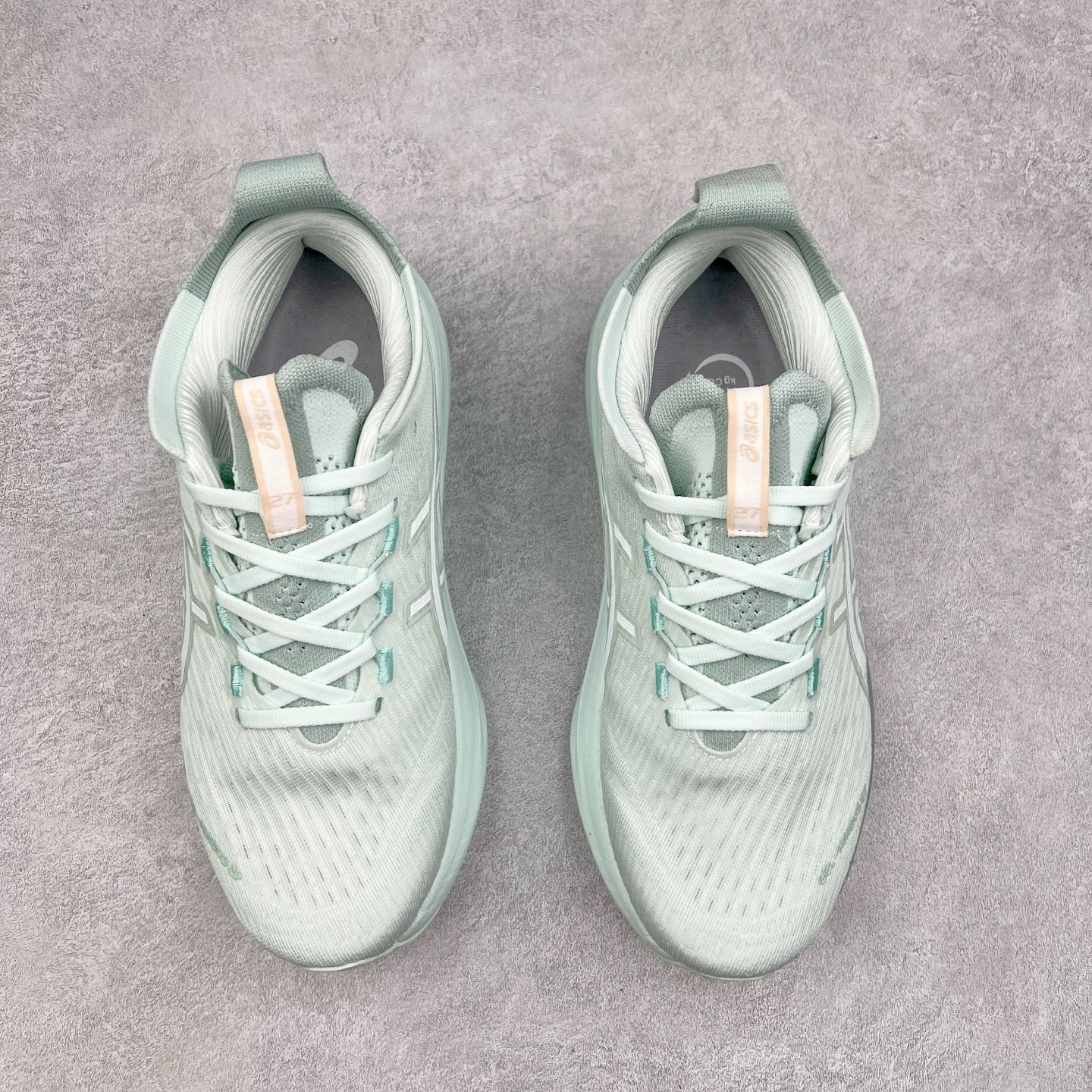 图片[2]-Asics GEL-Nimbus 27 亚瑟士缓震跑鞋 近年复古风潮的势头很旺 ASICS一直坚信保持身体的健康与活力是打造健康快乐的生活方式的最佳途径 ASICS为复古鞋型注入新设计 为玩家的街头穿搭提供了更多可能 GEL-NIMBUSTM9运动鞋最初是为中立和仰卧跑步者设计的长距离训练器 采用原始材料和关键细节重新设计 其Y2K时代的工业外观也被大胆的对比和色块所抵消 尺码：36 36.5 37.5 38 38.5 39 40 40.5 41.5 42 42.5 43.5 44 44.5 45-选品中心