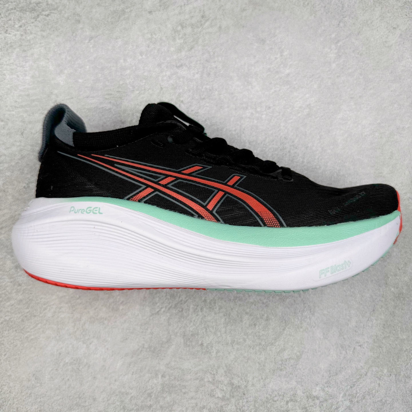 Asics GEL-Nimbus 27 亚瑟士缓震跑鞋 近年复古风潮的势头很旺 ASICS一直坚信保持身体的健康与活力是打造健康快乐的生活方式的最佳途径 ASICS为复古鞋型注入新设计 为玩家的街头穿搭提供了更多可能 GEL-NIMBUSTM9运动鞋最初是为中立和仰卧跑步者设计的长距离训练器 采用原始材料和关键细节重新设计 其Y2K时代的工业外观也被大胆的对比和色块所抵消 尺码：36 36.5 37.5 38 38.5 39 40 40.5 41.5 42 42.5 43.5 44 44.5 45-选品中心