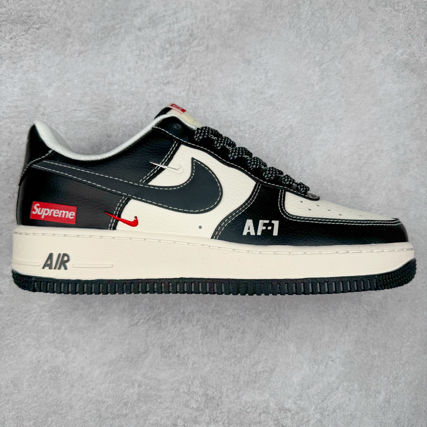 NK Air Force 1´07 Low 空军一号低帮百搭休闲运动板鞋 HH7518-053 柔软、弹性十足的缓震性能和出色的中底设计 横跨复古与现代的外型结合 造就出风靡全球 三十多年的Force 1 直到今天还深受青睐 实拍调校N版已经零色差零失真 百分百还原实物色彩所见即所得 不存在货不对板色差等低级问题 选购参考实物拍摄 不混卖不参货 只用心做好货严格选品 承诺混一赔十 尺码：36 36.5 37.5 38 38.5 39 40 40.5 41 42 42.5 43 44 44.5 45-选品中心