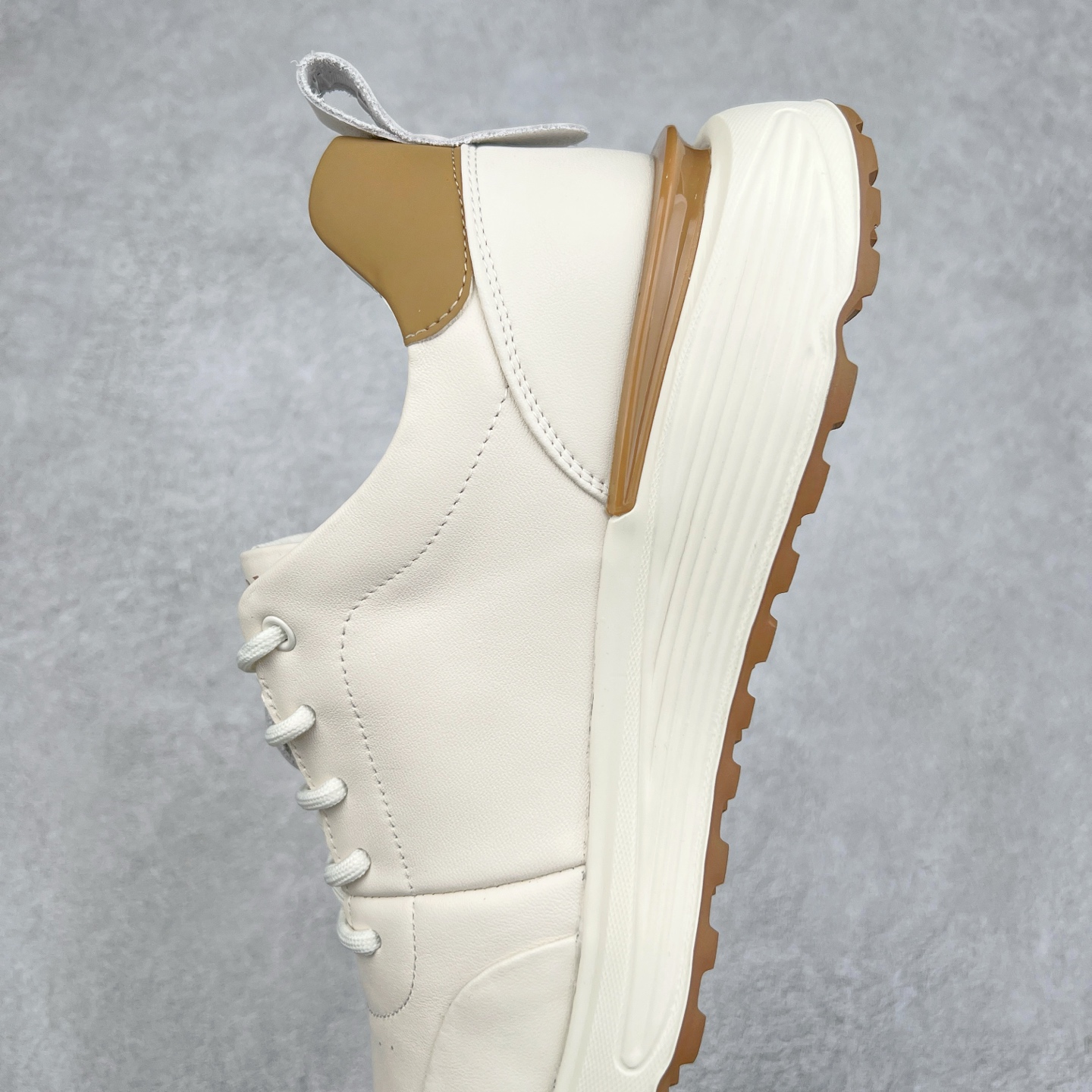 图片[7]-PRADA普拉达 厚底徽标系带运动休闲男鞋系列 #广东大厂品质 专柜同步 大气个性更潮更抢眼更追求档次，它将颠覆旧念，与您共度时尚潮人必备! 面料采用原版进口小牛皮 牛皮内里垫脚 橡胶发泡大底 轻便防滑耐磨 脚感舒适 款式耐看做工精细 配以简洁利落的鞋楦 彰显男人的果敢和硬朗 尺码：39-44（皮鞋码）-选品中心