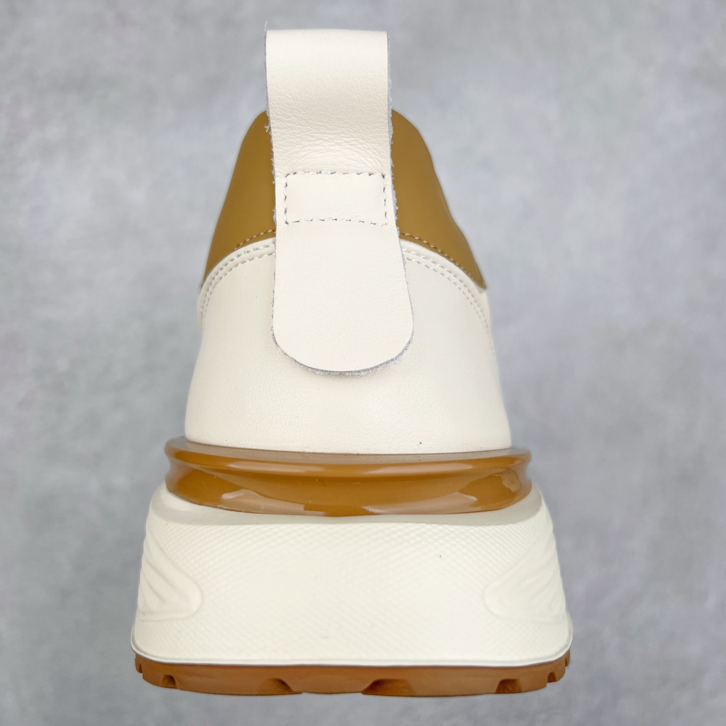 图片[8]-PRADA普拉达 厚底徽标系带运动休闲男鞋系列 #广东大厂品质 专柜同步 大气个性更潮更抢眼更追求档次，它将颠覆旧念，与您共度时尚潮人必备! 面料采用原版进口小牛皮 牛皮内里垫脚 橡胶发泡大底 轻便防滑耐磨 脚感舒适 款式耐看做工精细 配以简洁利落的鞋楦 彰显男人的果敢和硬朗 尺码：39-44（皮鞋码）-选品中心