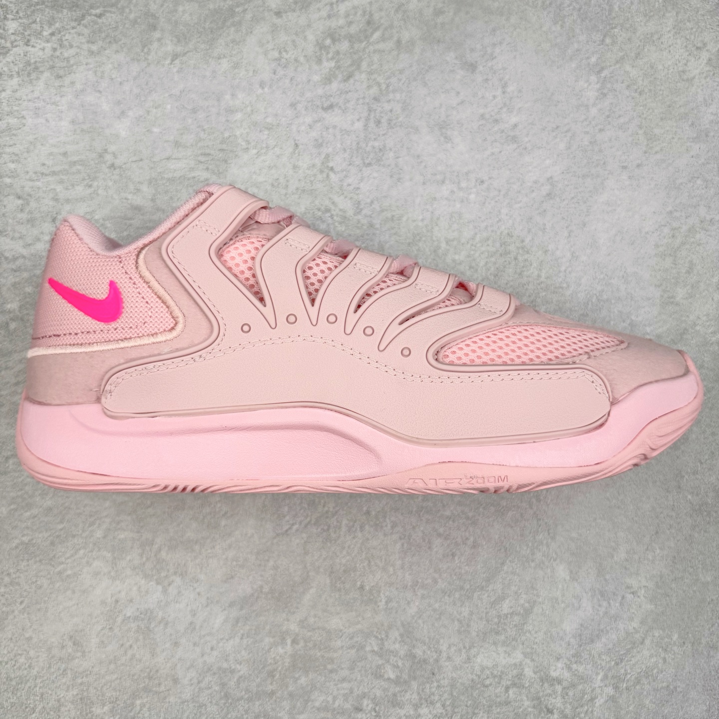 图片[7]-NK KD18 EP 杜兰特十八代签名实战篮球鞋 KD 18 的设计是致敬1997年诞生的 Air Terra Humara 鞋面标志性的设计。整体的设计语言和上一代基本类似，毕竟耐克在面对老将战靴的迭代更新方面，似乎也不会太大刀阔斧去变。鞋面的帆布材料包裹鞋跟和鞋领，增强了球鞋的耐用性和质感，此外，球鞋的中足覆盖层由纹理 TPU 和橡胶混合而成。科技配置方面，KD 18包括了前掌 Zoom Air 气垫，Cushlon 泡沫提供轻便舒适感。尺码：40 40.5 41 42 42.5 43 44 44.5 45 46-选品中心