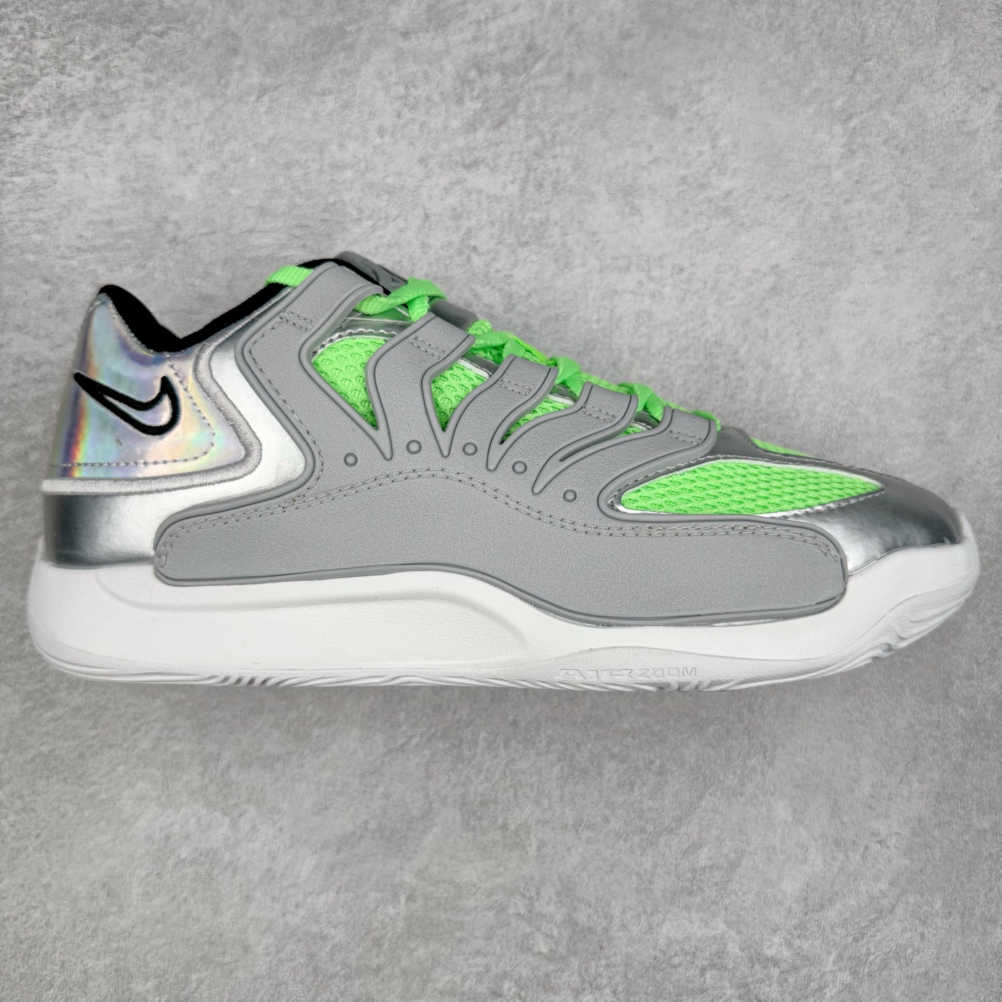 图片[9]-NK KD18 EP 杜兰特十八代签名实战篮球鞋 KD 18 的设计是致敬1997年诞生的 Air Terra Humara 鞋面标志性的设计。整体的设计语言和上一代基本类似，毕竟耐克在面对老将战靴的迭代更新方面，似乎也不会太大刀阔斧去变。鞋面的帆布材料包裹鞋跟和鞋领，增强了球鞋的耐用性和质感，此外，球鞋的中足覆盖层由纹理 TPU 和橡胶混合而成。科技配置方面，KD 18包括了前掌 Zoom Air 气垫，Cushlon 泡沫提供轻便舒适感。尺码：40 40.5 41 42 42.5 43 44 44.5 45 46-选品中心