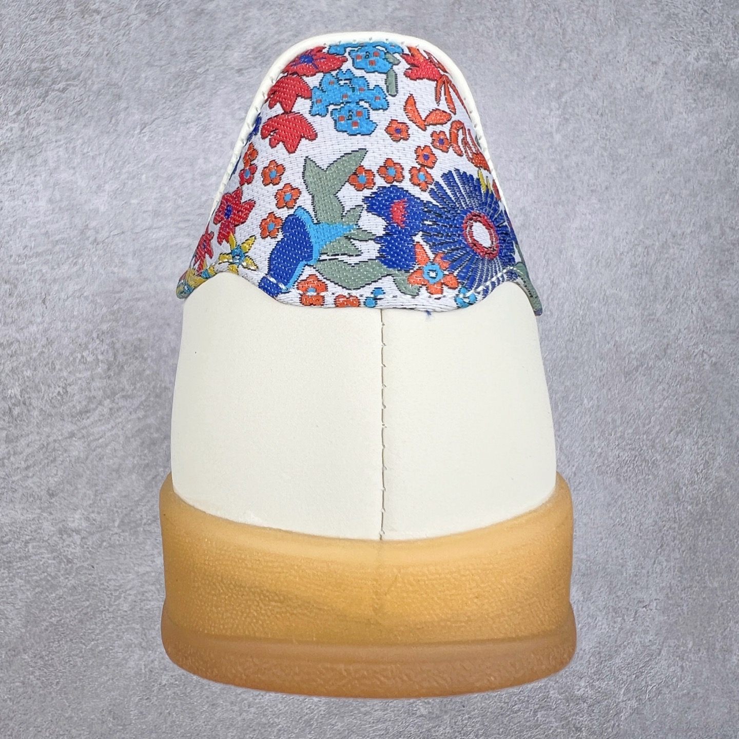 图片[8]-AD Gazelle Indoor Trainers 羚羊内训系列低帮复古百搭休闲运动德训风板鞋 JH7370 90年代经典的复刻版！自60年代以足球训练鞋面世以来,Gazelle就以其经典设计席卷全球。1991年版本的复刻,再造经典Gazelle。采用皮革打造,搭配浊色细节,让这款经典更加简约。尺码：36 36⅔ 37⅓ 38 38⅔ 39⅓ 40 40⅔ 41⅓ 42 42⅔ 43⅓ 44⅓ 44⅔ 45-选品中心