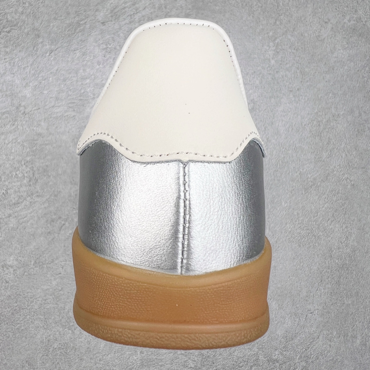 图片[8]-AD Gazelle Indoor Trainers 羚羊内训系列低帮复古百搭休闲运动德训风板鞋 JR1206 90年代经典的复刻版！自60年代以足球训练鞋面世以来,Gazelle就以其经典设计席卷全球。1991年版本的复刻,再造经典Gazelle。采用皮革打造,搭配浊色细节,让这款经典更加简约。尺码：36 36⅔ 37⅓ 38 38⅔ 39⅓ 40 40⅔ 41⅓ 42 42⅔ 43⅓ 44⅓ 44⅔ 45-选品中心