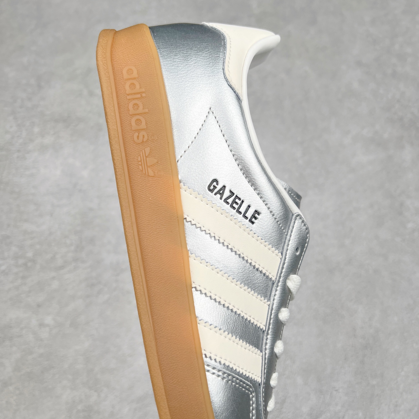 图片[6]-AD Gazelle Indoor Trainers 羚羊内训系列低帮复古百搭休闲运动德训风板鞋 JR1206 90年代经典的复刻版！自60年代以足球训练鞋面世以来,Gazelle就以其经典设计席卷全球。1991年版本的复刻,再造经典Gazelle。采用皮革打造,搭配浊色细节,让这款经典更加简约。尺码：36 36⅔ 37⅓ 38 38⅔ 39⅓ 40 40⅔ 41⅓ 42 42⅔ 43⅓ 44⅓ 44⅔ 45-选品中心