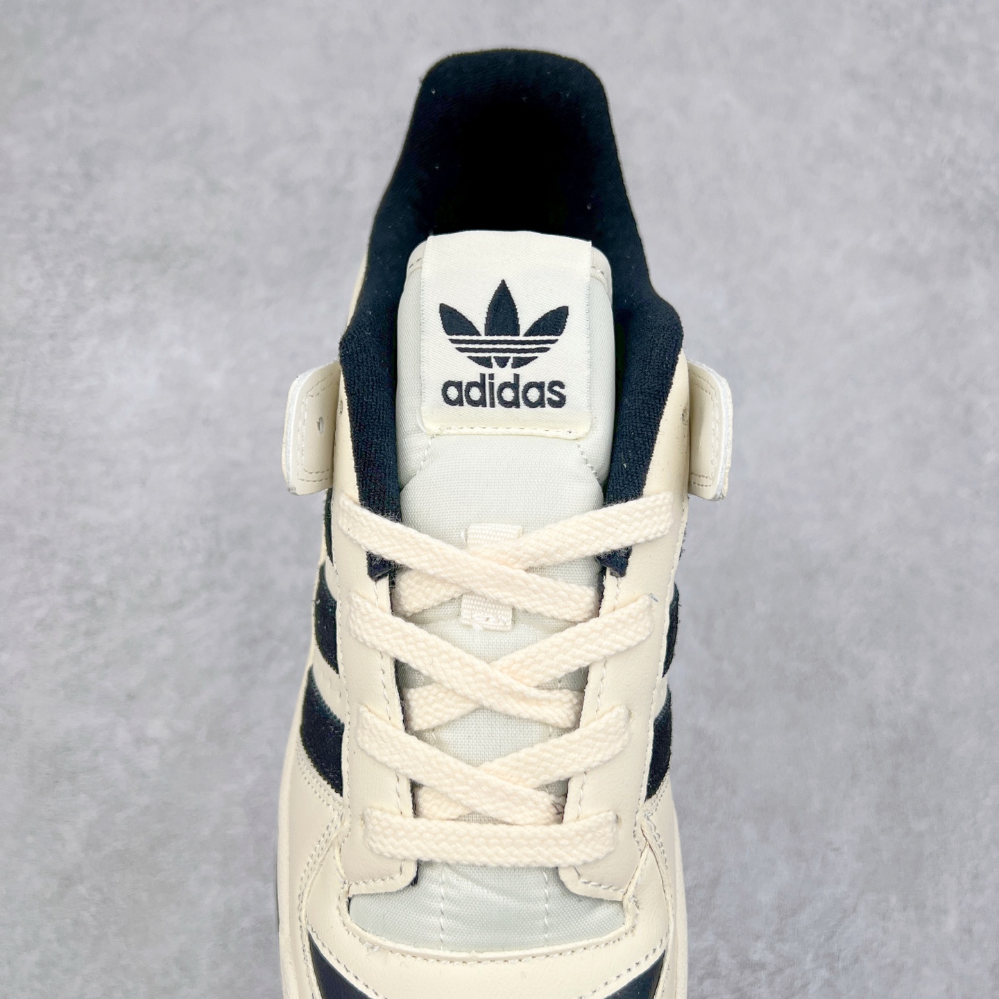 图片[5]-AD Forum 84 Low OG 低帮百搭潮流休闲运动板鞋 IG3901 以复古篮球鞋的外形为基础 采用皮革拼接 简约百搭 更加贴合舒适 中底内侧网格造型起到点睛之笔 外底橡胶 更显复古 尺码：36 36.5 37.5 38 38.5 39 40 40.5 41 42 42.5 43 44 44.5 45-选品中心