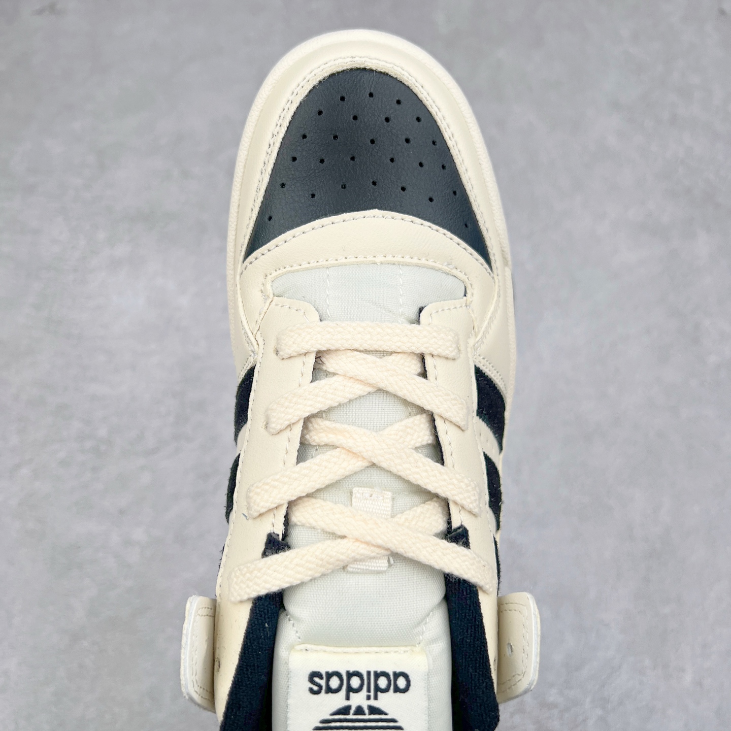 图片[4]-AD Forum 84 Low OG 低帮百搭潮流休闲运动板鞋 IG3901 以复古篮球鞋的外形为基础 采用皮革拼接 简约百搭 更加贴合舒适 中底内侧网格造型起到点睛之笔 外底橡胶 更显复古 尺码：36 36.5 37.5 38 38.5 39 40 40.5 41 42 42.5 43 44 44.5 45-选品中心