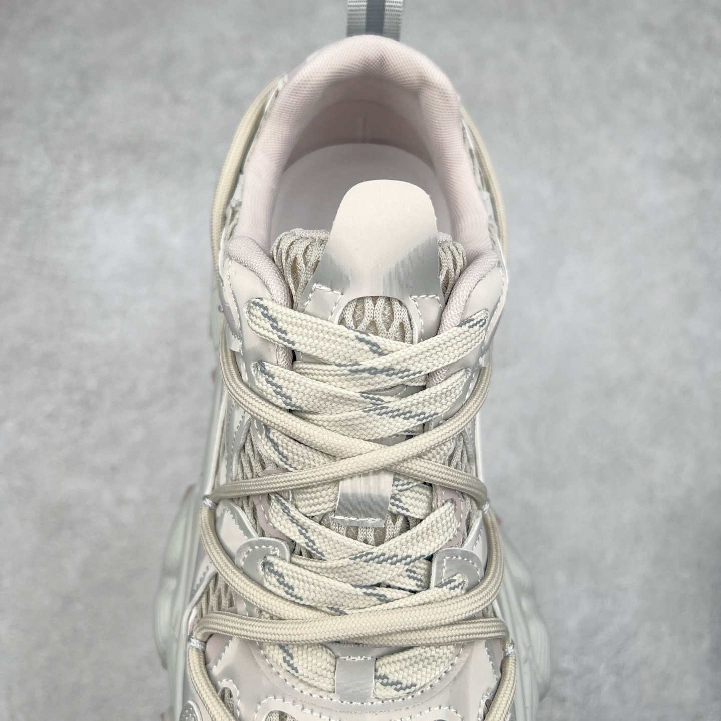 图片[5]-GG-CC Chunky Low休闲时尚运动厚底增高老爹鞋系列 广东大厂出品 完美细节 25ss春季新款厚底增高 大长腿 时髦look轻松定格 不费力展现率性氛围 高档银盒 酷帅机能风不规则设计大底 双鞋带拼色造型设计 轻便舒适百搭 GGcc厚底增高简直就是小个子的快乐! 不管怎么搭都好看~ 尺码：35 36 37 38 39 40-选品中心