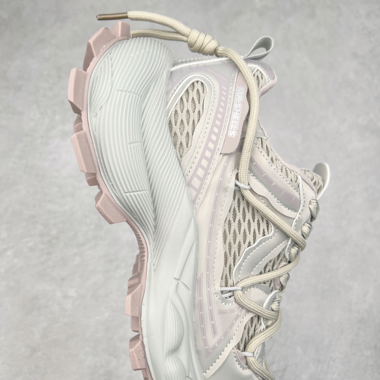 图片[6]-GG-CC Chunky Low休闲时尚运动厚底增高老爹鞋系列 广东大厂出品 完美细节 25ss春季新款厚底增高 大长腿 时髦look轻松定格 不费力展现率性氛围 高档银盒 酷帅机能风不规则设计大底 双鞋带拼色造型设计 轻便舒适百搭 GGcc厚底增高简直就是小个子的快乐! 不管怎么搭都好看~ 尺码：35 36 37 38 39 40-选品中心