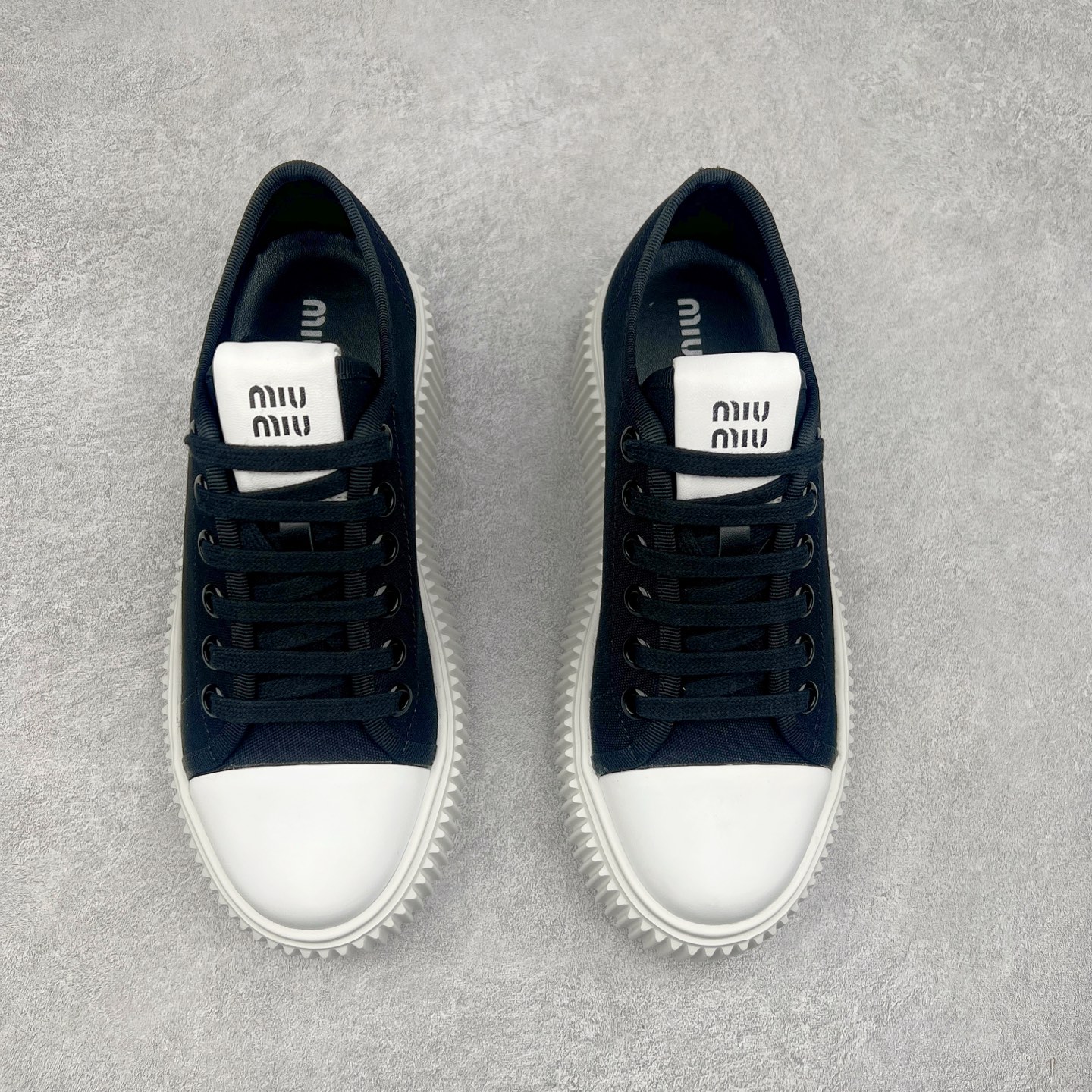 图片[2]-MIU MIU缪缪 牛仔布 低帮 舒适系带 低帮 时尚板鞋 女款 尺码：35 36 37 38 39-选品中心