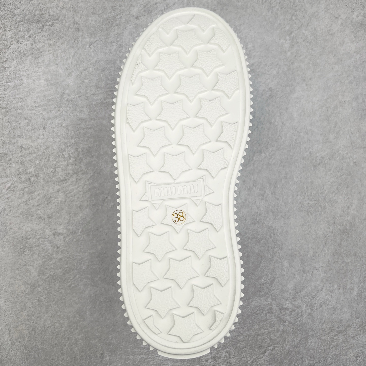 图片[9]-MIU MIU缪缪 牛仔布 低帮 舒适系带 低帮 时尚板鞋 女款 尺码：35 36 37 38 39-选品中心