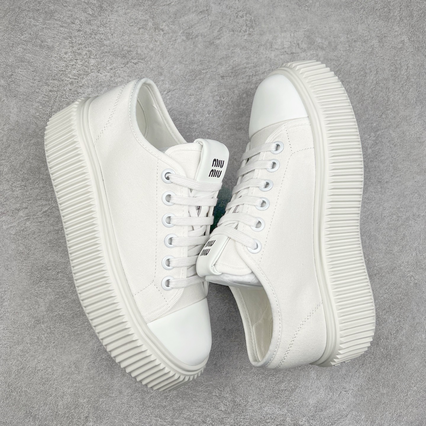 图片[3]-MIU MIU缪缪 牛仔布 低帮 舒适系带 低帮 时尚板鞋 女款 尺码：35 36 37 38 39-选品中心