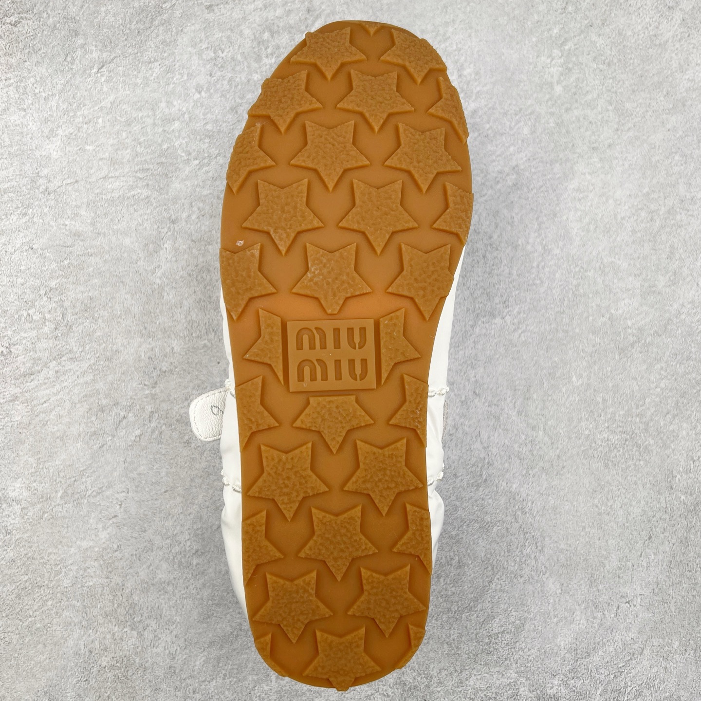 图片[9]-MiuMiu/缪缪25ss早春走秀新款一脚蹬懒人鞋玛丽珍芭蕾舞鞋·平底单鞋 官方春夏走秀新款，时髦百搭·即可咸又可甜·一点也不磨脚·无论光脚穿还是搭配袜子穿都超级减龄 ♛ 超级无敌百搭！（✅ZP开发） 鞋面：翻毛皮➕原版布料 内里：羊皮 鞋底：原版大底 尺码：35-40-选品中心