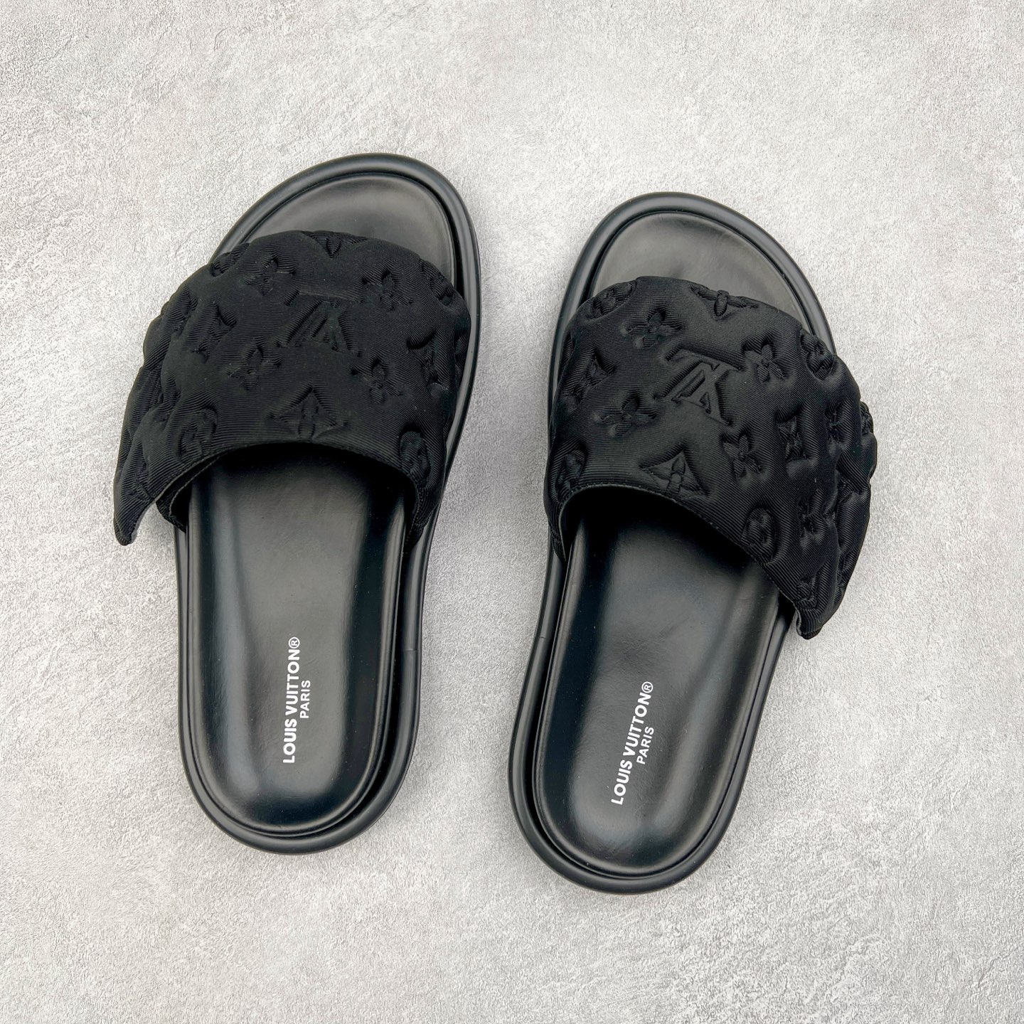 图片[3]-Louis Vuitton lv 2024专柜 春夏新款 最高限定专柜上新 LV情侣厚底魔术贴拖鞋明星同款 网红博主推荐 原版开模 代购版本 Lv 原版3D打印老花 内里海绵 水台4.5CM 原版私膜 真皮大底 全套专柜包装尺码：35 36 37 38 39 40 41 42 43 44-选品中心
