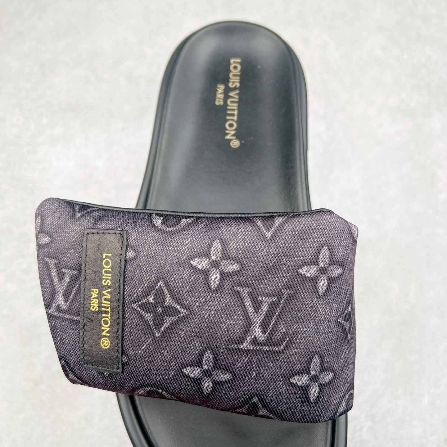 图片[5]-Louis Vuitton lv 2024专柜 春夏新款 最高限定专柜上新 LV情侣厚底魔术贴拖鞋明星同款 网红博主推荐 原版开模 代购版本 Lv 原版3D打印老花 内里海绵 水台4.5CM 原版私膜 真皮大底 全套专柜包装尺码：35 36 37 38 39 40 41 42 43 44-选品中心