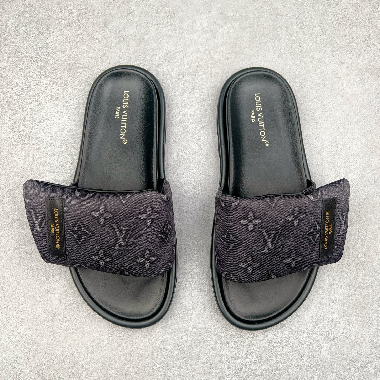 图片[2]-Louis Vuitton lv 2024专柜 春夏新款 最高限定专柜上新 LV情侣厚底魔术贴拖鞋明星同款 网红博主推荐 原版开模 代购版本 Lv 原版3D打印老花 内里海绵 水台4.5CM 原版私膜 真皮大底 全套专柜包装尺码：35 36 37 38 39 40 41 42 43 44-选品中心