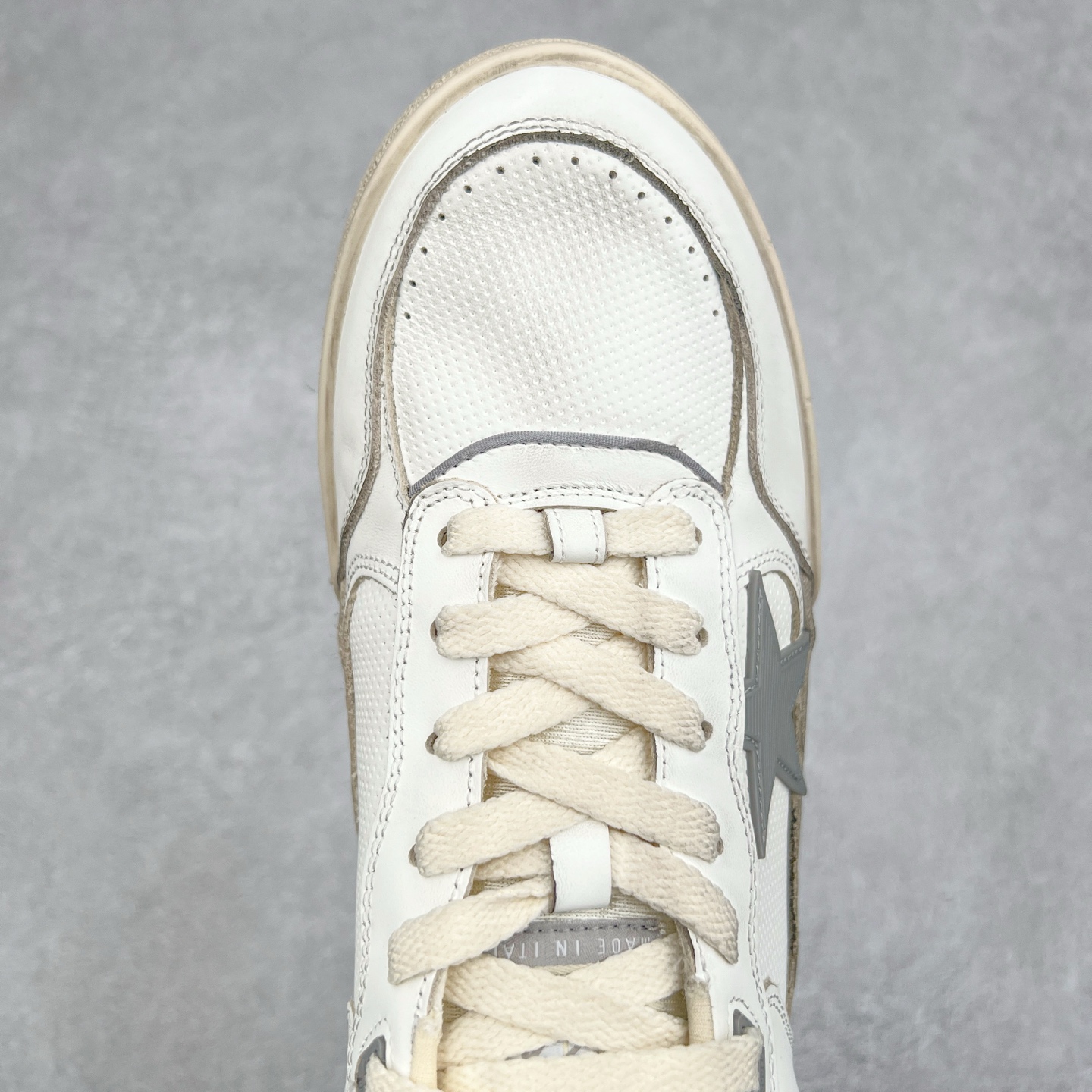 图片[4]-GGDB Golden Goose Deluxe Brand Forty2 2025春季新款厚底星星板鞋小脏鞋 新款厚底脏脏鞋情侣款休闲板鞋时尚百搭星星小白鞋 ！ GGDB新色小脏鞋火红程度比小白鞋还要早，打破传统审美，小脏鞋做到了！明星私服上脚示范 就是这么百搭 ！再也不用担心洗鞋的问题啦！进口牛皮鞋面，毛巾布+透气网里，Tpu大底橡胶组合大底配意大利进口高发泡沿条！独家开模乳胶垫 3.5cm内增高鞋垫，内增高藏的特别好，一般人不会发现我们有内增高，鞋垫是单独的，可以取出！鞋子手工打磨上色，做旧效果超级复古！最新配色！配全套包装防尘袋！尺码：35 36 37 38 39 40 41 42 43 44-选品中心