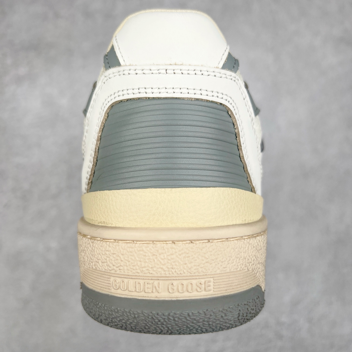 图片[8]-GGDB Golden Goose Deluxe Brand Forty2 2025春季新款厚底星星板鞋小脏鞋 新款厚底脏脏鞋情侣款休闲板鞋时尚百搭星星小白鞋 ！ GGDB新色小脏鞋火红程度比小白鞋还要早，打破传统审美，小脏鞋做到了！明星私服上脚示范 就是这么百搭 ！再也不用担心洗鞋的问题啦！进口牛皮鞋面，毛巾布+透气网里，Tpu大底橡胶组合大底配意大利进口高发泡沿条！独家开模乳胶垫 3.5cm内增高鞋垫，内增高藏的特别好，一般人不会发现我们有内增高，鞋垫是单独的，可以取出！鞋子手工打磨上色，做旧效果超级复古！最新配色！配全套包装防尘袋！尺码：35 36 37 38 39 40 41 42 43 44-选品中心