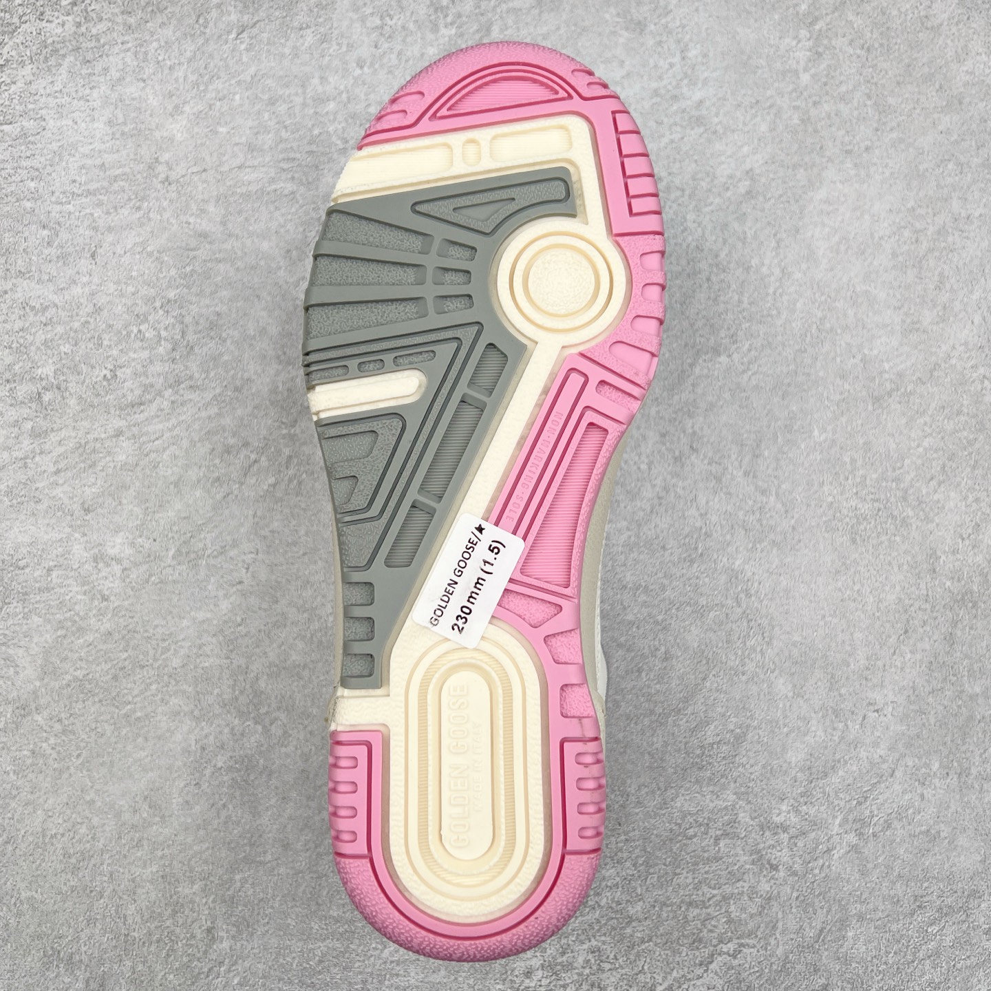 图片[9]-GGDB Golden Goose Deluxe Brand Forty2 2025春季新款厚底星星板鞋小脏鞋 新款厚底脏脏鞋情侣款休闲板鞋时尚百搭星星小白鞋 ！ GGDB新色小脏鞋火红程度比小白鞋还要早，打破传统审美，小脏鞋做到了！明星私服上脚示范 就是这么百搭 ！再也不用担心洗鞋的问题啦！进口牛皮鞋面，毛巾布+透气网里，Tpu大底橡胶组合大底配意大利进口高发泡沿条！独家开模乳胶垫 3.5cm内增高鞋垫，内增高藏的特别好，一般人不会发现我们有内增高，鞋垫是单独的，可以取出！鞋子手工打磨上色，做旧效果超级复古！最新配色！配全套包装防尘袋！尺码：35 36 37 38 39 40 41 42 43 44-选品中心