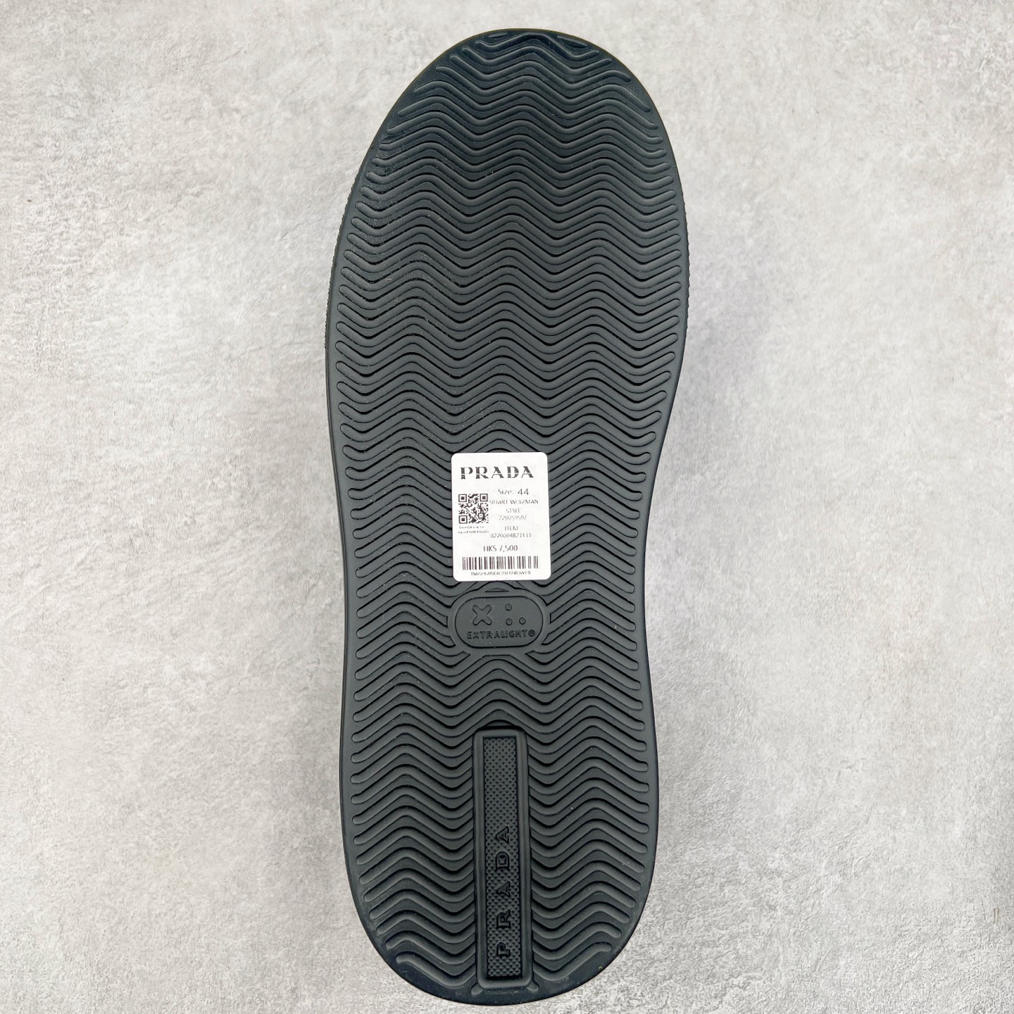 图片[9]-PRADA普拉达 厚底徽标系带运动休闲男鞋系列 #广东大厂品质 专柜同步 大气个性更潮更抢眼更追求档次，它将颠覆旧念，与您共度时尚潮人必备! 面料采用原版进口小牛皮 牛皮内里垫脚 橡胶发泡大底 轻便防滑耐磨 脚感舒适 款式耐看做工精细 配以简洁利落的鞋楦 彰显男人的果敢和硬朗 尺码：39-44（皮鞋码）-选品中心