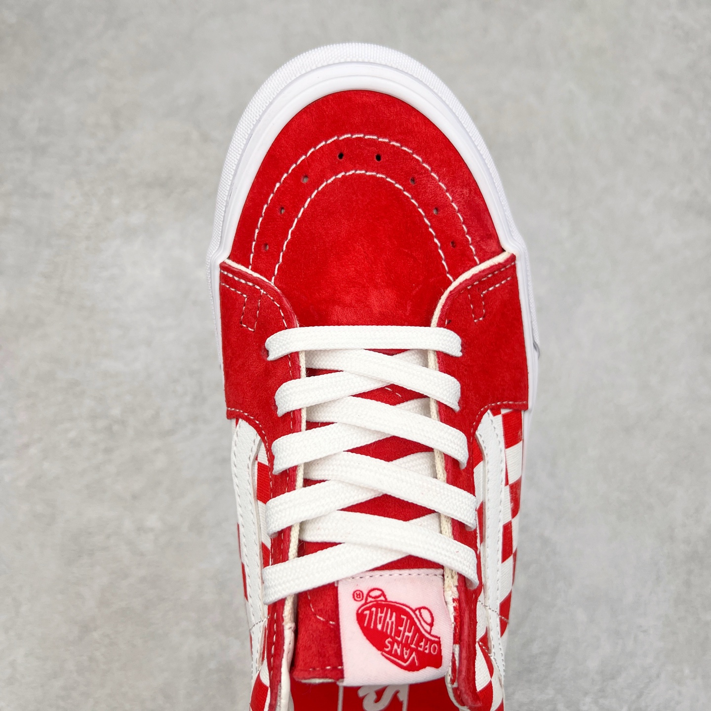 图片[4]-Vans SK8-Low 白红棋盘格 范斯官方 全新一代撞色硫化帆布鞋 该鞋款运用白线勾勒出整体造型效果，以SK8-low鞋身为蓝本，复古撞色风格极具辨识度，上脚更容易凸显自我穿搭风格。 货号：VN0A4UUK4W9 尺码：35 36 36.5 37 38 38.5 39 40 40.5 41 42 42.5 43 44-选品中心