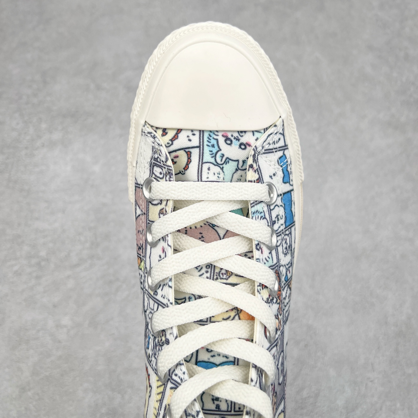 图片[4]-Chiikawa x Converse All Star CM 新款日系漫画联名 休闲时尚帆布鞋 整体鞋身以匡威经典All Star 鞋型为蓝本 米白鞋身融入Chiikawa的元素漫画 手绘各种角色图案 内侧隐藏三小只吃蛋糕的图案 细节满满 货号：31314150 尺码：35 36 36.5 37 37.5 38 39 39.5 40 41 41.5 42 42.5 43 44-选品中心