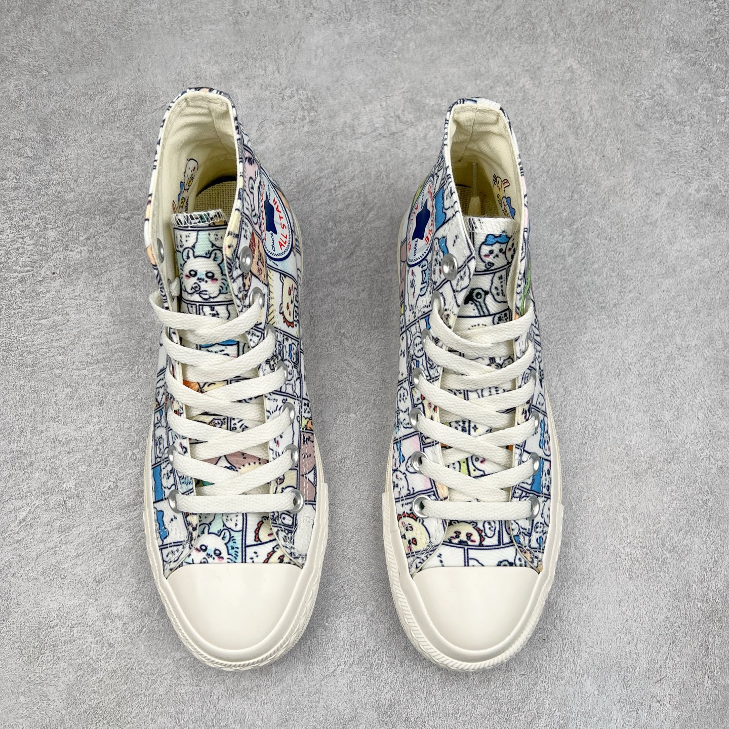 图片[2]-Chiikawa x Converse All Star CM 新款日系漫画联名 休闲时尚帆布鞋 整体鞋身以匡威经典All Star 鞋型为蓝本 米白鞋身融入Chiikawa的元素漫画 手绘各种角色图案 内侧隐藏三小只吃蛋糕的图案 细节满满 货号：31314150 尺码：35 36 36.5 37 37.5 38 39 39.5 40 41 41.5 42 42.5 43 44-选品中心