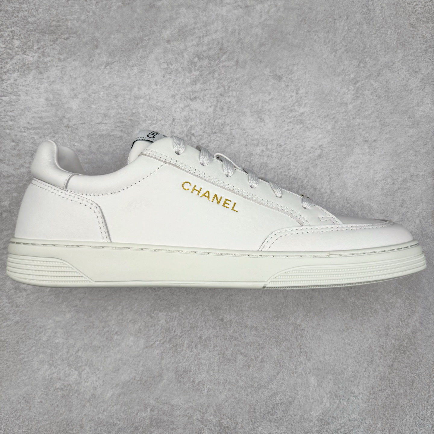 ＃GD广顶 CHANEL香奈儿 24S德训鞋平底系带圆头菱格风四季休闲百搭款 原版开模 凹凸感超强 线条紧致🎀全新礼盒包装 细节拉满 环保太空革组合呼吸网织布鞋面材质 欧索莱环保去臭环型组合鞋垫 采用进口TPU大底 官方同步2024 最新礼盒包装 尺码：35 36 37 38 39 40-选品中心