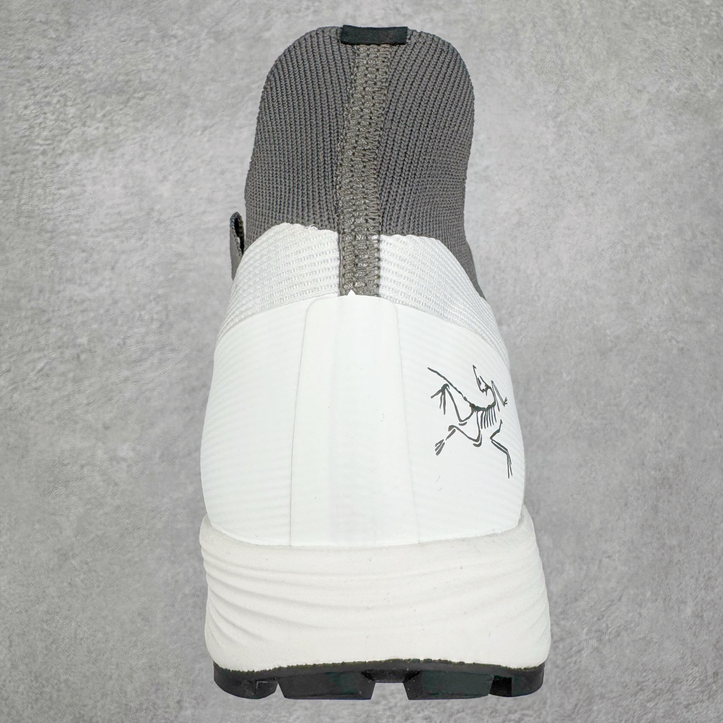 图片[8]-＃HP Arcteryx Norvan SL 3 始祖鸟时尚舒适防滑透气轻便低帮跑步鞋 Arcteryx中文名始祖鸟 加拿大户外服饰品牌 1989年创立于加拿大温哥华 始祖鸟来自加拿大海岸山脉 植根高山的专业户外品牌 始终秉承对精湛设计和工艺孜孜以求的准则 从1989年创立至今 Arcteryx始终不断在产品设计与做工上不惜工本 以满足始祖鸟的标准 品质、设计以及精简的理念造就了其良好的性能 并能满足严苛环境下的使用需求 尺码：40 41 42 43 44 45-选品中心