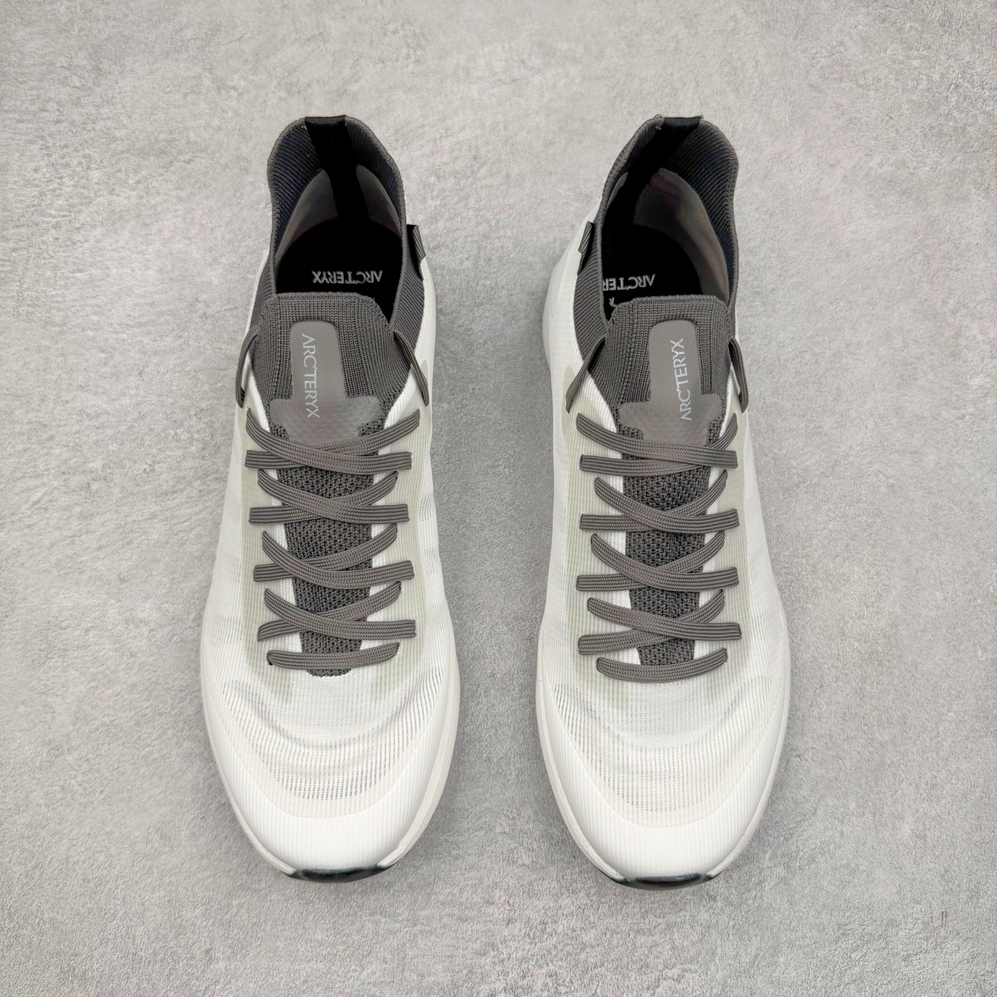 图片[2]-＃HP Arcteryx Norvan SL 3 始祖鸟时尚舒适防滑透气轻便低帮跑步鞋 Arcteryx中文名始祖鸟 加拿大户外服饰品牌 1989年创立于加拿大温哥华 始祖鸟来自加拿大海岸山脉 植根高山的专业户外品牌 始终秉承对精湛设计和工艺孜孜以求的准则 从1989年创立至今 Arcteryx始终不断在产品设计与做工上不惜工本 以满足始祖鸟的标准 品质、设计以及精简的理念造就了其良好的性能 并能满足严苛环境下的使用需求 尺码：40 41 42 43 44 45-选品中心