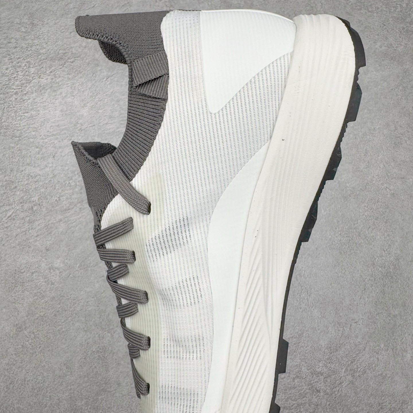 图片[7]-＃HP Arcteryx Norvan SL 3 始祖鸟时尚舒适防滑透气轻便低帮跑步鞋 Arcteryx中文名始祖鸟 加拿大户外服饰品牌 1989年创立于加拿大温哥华 始祖鸟来自加拿大海岸山脉 植根高山的专业户外品牌 始终秉承对精湛设计和工艺孜孜以求的准则 从1989年创立至今 Arcteryx始终不断在产品设计与做工上不惜工本 以满足始祖鸟的标准 品质、设计以及精简的理念造就了其良好的性能 并能满足严苛环境下的使用需求 尺码：40 41 42 43 44 45-选品中心