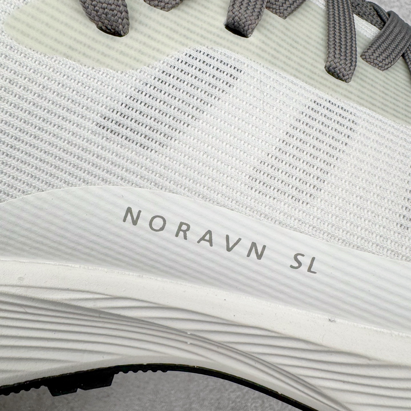 图片[16]-＃HP Arcteryx Norvan SL 3 始祖鸟时尚舒适防滑透气轻便低帮跑步鞋 Arcteryx中文名始祖鸟 加拿大户外服饰品牌 1989年创立于加拿大温哥华 始祖鸟来自加拿大海岸山脉 植根高山的专业户外品牌 始终秉承对精湛设计和工艺孜孜以求的准则 从1989年创立至今 Arcteryx始终不断在产品设计与做工上不惜工本 以满足始祖鸟的标准 品质、设计以及精简的理念造就了其良好的性能 并能满足严苛环境下的使用需求 尺码：40 41 42 43 44 45-选品中心