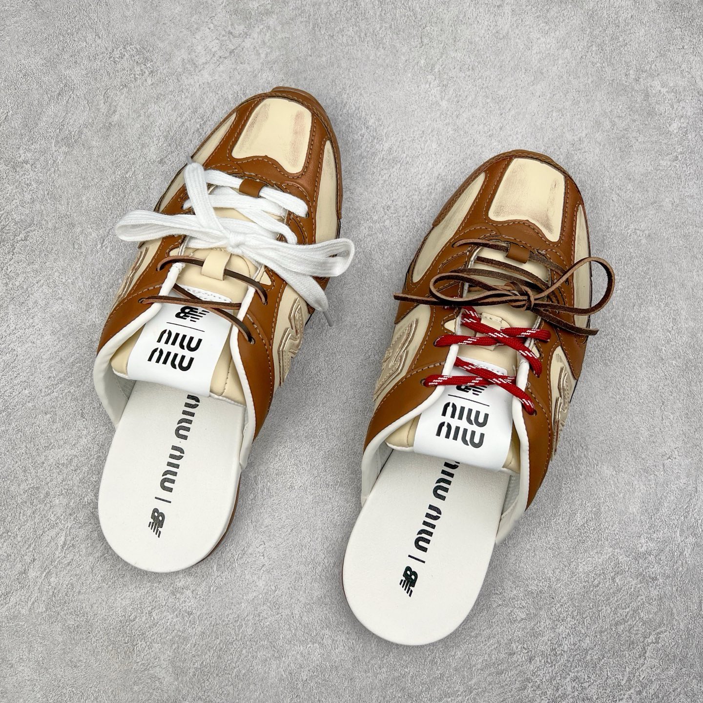 图片[9]-MiuMiu x New Balance NB530 SL 缪缪联名系列低帮经典复古休闲运动鞋半拖 近几年运动品牌与各大潮流品牌不断推出联名产品，在球鞋圈拥有极高的热度。此外，奢侈品牌和运动品牌联名也早已非新鲜事，继 Dior 和 Jordan Brand 以及 Prada 和 adidas 合作后。近日，Miu Miu与New Balance的合作基本已经成为定番，每年都会上新，而近期的最新联名也已经正式曝光，预计会在24年春夏面世！相比之前两次使用的574，这次Miu Miu带来了全新风格。采用了全新型号MR530进行设计，继续使用复古的旧化效果和去年就被带火的美拉德配色打造。Miu Miu作为千禧文化的重要推手，这次也是直接挑选了New Balance 2000年代时发布的健身跑鞋MR530。整体做旧效果非常明显，甚至有些二手鞋的感觉，多少是有点瘦巴黎世家影响了……配色方面将会推出米色和棕色两种颜色可供选择，整体覆盖了做旧麂皮，鞋舌和鞋垫和之前一致，有Miu Miu的Logo，同时搭配皮革和棉质双鞋带组成。尺码：36 37 37.5 38 38.5 39.5 40 40.5 41.5 42 42.5 43.5 44 44.5 45-选品中心