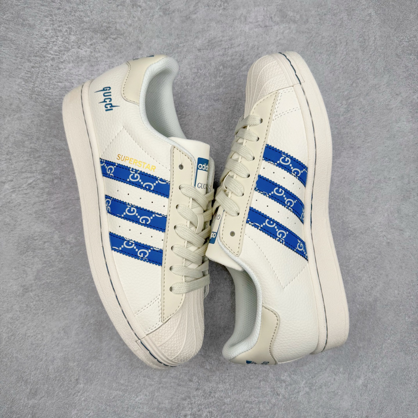 图片[3]-AD Originals Superstar 经典复古贝壳头板鞋 HD2201 诞生于1969年 是第一双将全皮面鞋 身与橡胶鞋头结合在一起的低帮篮球鞋 Superstar最开始 是作为高帮篮球鞋Pro Model的低帮版本而出现的 但因为其独特和醒目的橡胶鞋头造型而让大家熟知 被大家形象地称为\\\”shelltoe\\\”贝壳头 在70年代的美国职业篮球场上 接近3/4的NBA球员都将这双Superstar作为场上用鞋 80年代之后 经过不断的改良和发展 Superstar逐渐成为横跨时装、音乐、街头文化、休闲和运动等各大领域的时尚潮鞋 尺码：36 36.5 37 38 38.5 39 40 40.5 41 42 42.5 43 44 44.5 45-选品中心