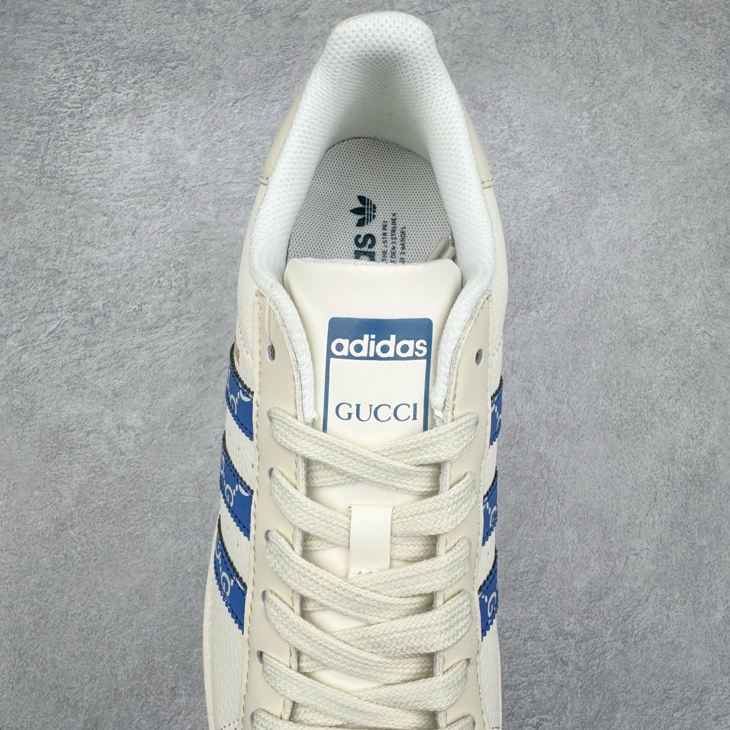 图片[5]-AD Originals Superstar 经典复古贝壳头板鞋 HD2201 诞生于1969年 是第一双将全皮面鞋 身与橡胶鞋头结合在一起的低帮篮球鞋 Superstar最开始 是作为高帮篮球鞋Pro Model的低帮版本而出现的 但因为其独特和醒目的橡胶鞋头造型而让大家熟知 被大家形象地称为\\\”shelltoe\\\”贝壳头 在70年代的美国职业篮球场上 接近3/4的NBA球员都将这双Superstar作为场上用鞋 80年代之后 经过不断的改良和发展 Superstar逐渐成为横跨时装、音乐、街头文化、休闲和运动等各大领域的时尚潮鞋 尺码：36 36.5 37 38 38.5 39 40 40.5 41 42 42.5 43 44 44.5 45-选品中心