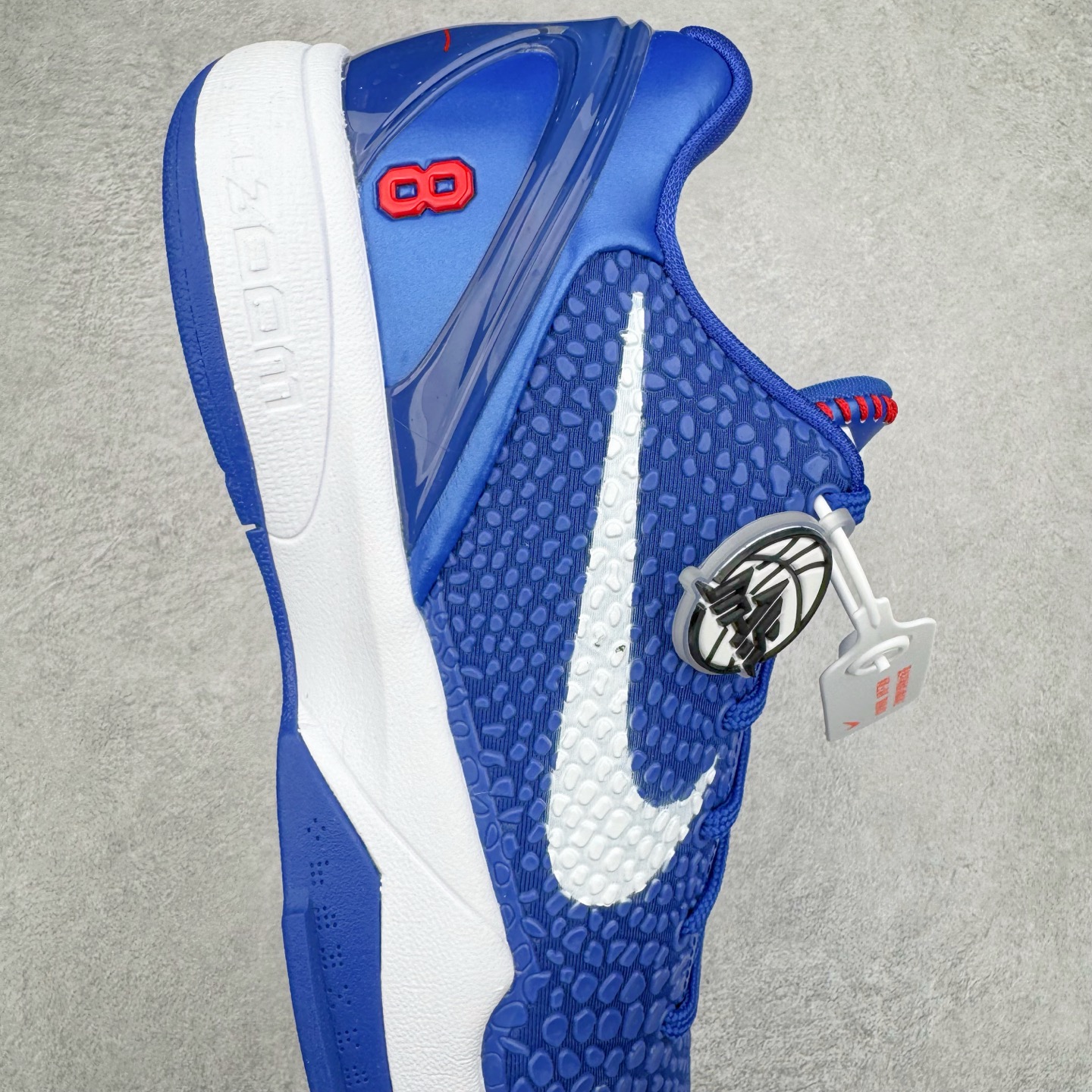 图片[6]-＃灭世海外版 NK Zoom Kobe 6 Protro 科比六代 道奇蓝白 CW2190-400 纯原海外版气垫品质吊打各路纯原 气压➕耐久双重保障 前掌ZOOM TURBO➕后掌马蹄Zoom 后掌澎湃脚感无出其右 全套冲刀改版 鞋型还原度95% 宽脚选手必入货品 鞋头2.5mm上翘空间 不挤脚 完美释放脚趾活动空间 正码正拍 脚型适配性 市场最强没有之一 鞋面工艺全新升级 100%对标正品 原厂聚氨酯蛇鳞 珠光密度同步正品 Swoosh喷漆工艺 还原度接近100% 全新后跟TPU模具 正确S型弧度 区分市场纯原（市场纯原采用公版模具 后跟TPU几乎无弧度）国产天花板橡胶配方 抓地力爆炸 海外口碑炸裂 鞋舌LOGO正确内嵌压印 原厂碳板 正确原盒 厚积薄发 王者归来 拒绝杀猪 拒绝套路 灭世纯原海外版科比系列 致力打造实战第一标杆 尺码：39-47.5 全新模具 正码正拍-选品中心