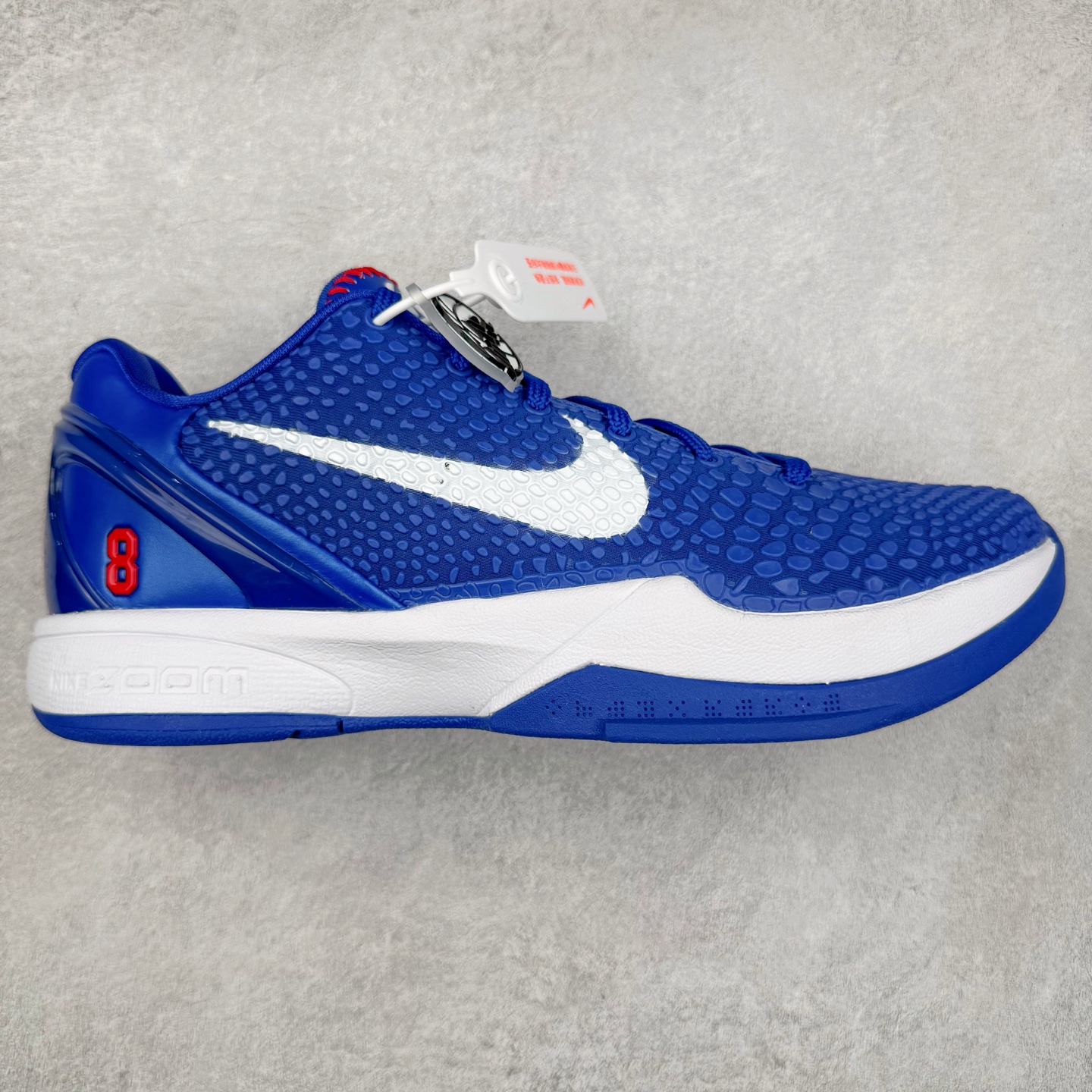 ＃灭世海外版 NK Zoom Kobe 6 Protro 科比六代 道奇蓝白 CW2190-400 纯原海外版气垫品质吊打各路纯原 气压➕耐久双重保障 前掌ZOOM TURBO➕后掌马蹄Zoom 后掌澎湃脚感无出其右 全套冲刀改版 鞋型还原度95% 宽脚选手必入货品 鞋头2.5mm上翘空间 不挤脚 完美释放脚趾活动空间 正码正拍 脚型适配性 市场最强没有之一 鞋面工艺全新升级 100%对标正品 原厂聚氨酯蛇鳞 珠光密度同步正品 Swoosh喷漆工艺 还原度接近100% 全新后跟TPU模具 正确S型弧度 区分市场纯原（市场纯原采用公版模具 后跟TPU几乎无弧度）国产天花板橡胶配方 抓地力爆炸 海外口碑炸裂 鞋舌LOGO正确内嵌压印 原厂碳板 正确原盒 厚积薄发 王者归来 拒绝杀猪 拒绝套路 灭世纯原海外版科比系列 致力打造实战第一标杆 尺码：39-47.5 全新模具 正码正拍-选品中心