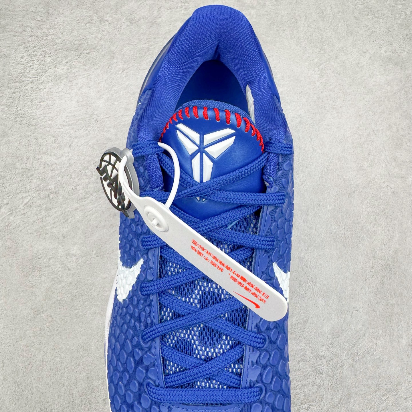 图片[5]-＃灭世海外版 NK Zoom Kobe 6 Protro 科比六代 道奇蓝白 CW2190-400 纯原海外版气垫品质吊打各路纯原 气压➕耐久双重保障 前掌ZOOM TURBO➕后掌马蹄Zoom 后掌澎湃脚感无出其右 全套冲刀改版 鞋型还原度95% 宽脚选手必入货品 鞋头2.5mm上翘空间 不挤脚 完美释放脚趾活动空间 正码正拍 脚型适配性 市场最强没有之一 鞋面工艺全新升级 100%对标正品 原厂聚氨酯蛇鳞 珠光密度同步正品 Swoosh喷漆工艺 还原度接近100% 全新后跟TPU模具 正确S型弧度 区分市场纯原（市场纯原采用公版模具 后跟TPU几乎无弧度）国产天花板橡胶配方 抓地力爆炸 海外口碑炸裂 鞋舌LOGO正确内嵌压印 原厂碳板 正确原盒 厚积薄发 王者归来 拒绝杀猪 拒绝套路 灭世纯原海外版科比系列 致力打造实战第一标杆 尺码：39-47.5 全新模具 正码正拍-选品中心
