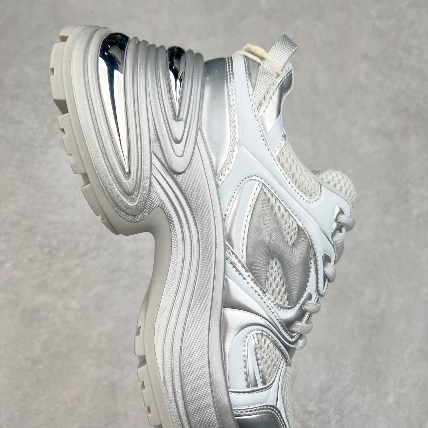 图片[6]-GG-CC 银角大王7cm厚底增高休闲运动老爹鞋系列 广东大厂出品 7CM厚底增高 星河粒子 银白色 银角大王 完美细节 25ss春季新款厚底增高 大长腿 时髦look轻松定格 不费力展现率性氛围 高档银盒 酷帅机能风不规则设计大底 拼色造型设计 轻便舒适百搭 GGCC银白配色好温柔 三层组合月牙底 柔软有弹性的月牙底和增加舒适度显腿长的7cm增高 长时间走路和站立都不累脚舒适度和少女感 厚底增高 不管怎么搭都好看~尺码：35 36 37 38 39 40-选品中心