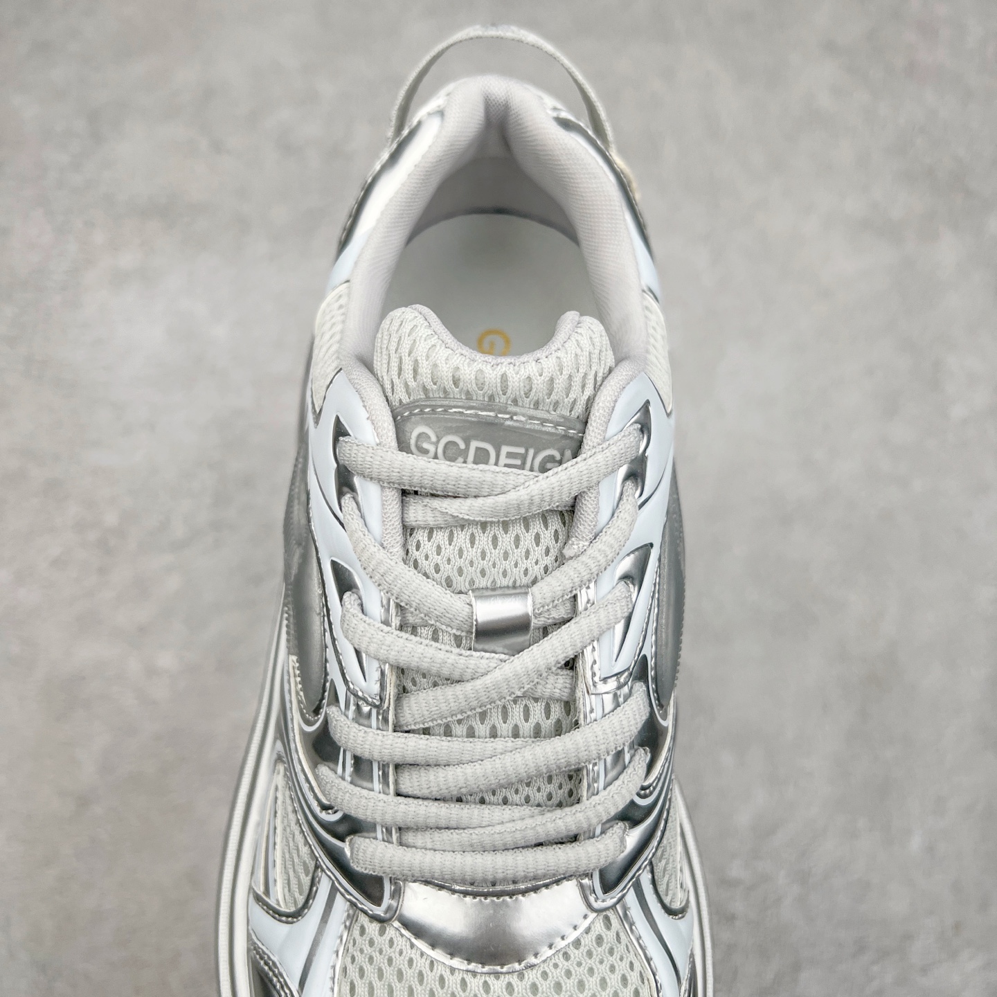 图片[5]-GG-CC 银角大王7cm厚底增高休闲运动老爹鞋系列 广东大厂出品 7CM厚底增高 星河粒子 银白色 银角大王 完美细节 25ss春季新款厚底增高 大长腿 时髦look轻松定格 不费力展现率性氛围 高档银盒 酷帅机能风不规则设计大底 拼色造型设计 轻便舒适百搭 GGCC银白配色好温柔 三层组合月牙底 柔软有弹性的月牙底和增加舒适度显腿长的7cm增高 长时间走路和站立都不累脚舒适度和少女感 厚底增高 不管怎么搭都好看~尺码：35 36 37 38 39 40-选品中心