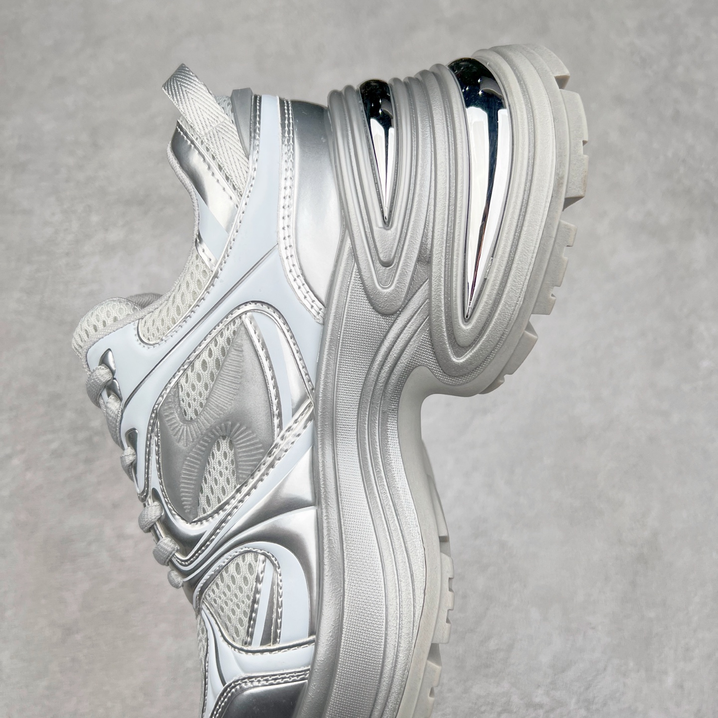 图片[7]-GG-CC 银角大王7cm厚底增高休闲运动老爹鞋系列 广东大厂出品 7CM厚底增高 星河粒子 银白色 银角大王 完美细节 25ss春季新款厚底增高 大长腿 时髦look轻松定格 不费力展现率性氛围 高档银盒 酷帅机能风不规则设计大底 拼色造型设计 轻便舒适百搭 GGCC银白配色好温柔 三层组合月牙底 柔软有弹性的月牙底和增加舒适度显腿长的7cm增高 长时间走路和站立都不累脚舒适度和少女感 厚底增高 不管怎么搭都好看~尺码：35 36 37 38 39 40-选品中心