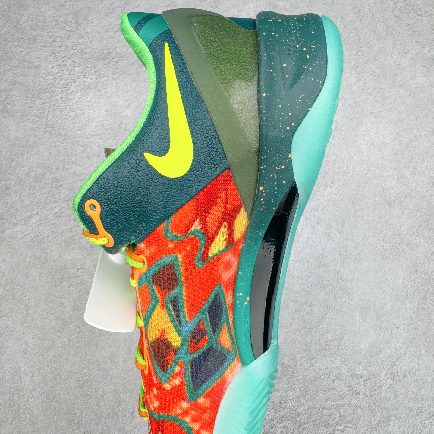 图片[7]-＃灭世海外版 NK Zoom Kobe Ⅷ System 科比8代复刻实战运动低帮文化篮球鞋 鸳鸯配色 HM9621-900 纯原海外版气垫品质吊打各路纯原 气压➕耐久双重保障 前掌ZOOM TURBO➕后掌马蹄Zoom 后掌澎湃脚感无出其右 全套冲刀改版 鞋型还原度95% 宽脚选手必入货品 鞋头2.5mm上翘空间 不挤脚 完美释放脚趾活动空间 正码正拍 脚型适配性 市场最强没有之一 鞋面工艺全新升级 100%对标正品 原厂聚氨酯蛇鳞 珠光密度同步正品 Swoosh喷漆工艺 还原度接近100% 全新后跟TPU模具 正确S型弧度 区分市场纯原（市场纯原采用公版模具 后跟TPU几乎无弧度）国产天花板橡胶配方 抓地力爆炸 海外口碑炸裂 鞋舌LOGO正确内嵌压印 原厂碳板 正确原盒 厚积薄发 王者归来 拒绝杀猪 拒绝套路 灭世纯原海外版科比系列 致力打造实战第一标杆 尺码：39-47.5 全新模具 正码正拍-选品中心