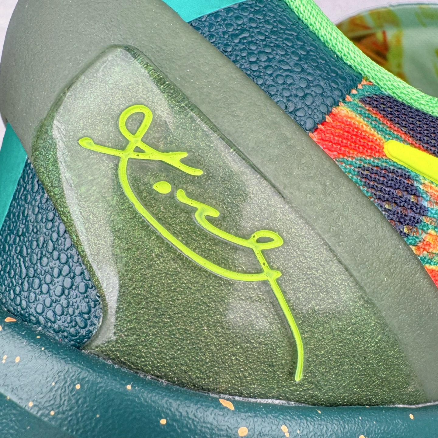 图片[16]-＃灭世海外版 NK Zoom Kobe Ⅷ System 科比8代复刻实战运动低帮文化篮球鞋 鸳鸯配色 HM9621-900 纯原海外版气垫品质吊打各路纯原 气压➕耐久双重保障 前掌ZOOM TURBO➕后掌马蹄Zoom 后掌澎湃脚感无出其右 全套冲刀改版 鞋型还原度95% 宽脚选手必入货品 鞋头2.5mm上翘空间 不挤脚 完美释放脚趾活动空间 正码正拍 脚型适配性 市场最强没有之一 鞋面工艺全新升级 100%对标正品 原厂聚氨酯蛇鳞 珠光密度同步正品 Swoosh喷漆工艺 还原度接近100% 全新后跟TPU模具 正确S型弧度 区分市场纯原（市场纯原采用公版模具 后跟TPU几乎无弧度）国产天花板橡胶配方 抓地力爆炸 海外口碑炸裂 鞋舌LOGO正确内嵌压印 原厂碳板 正确原盒 厚积薄发 王者归来 拒绝杀猪 拒绝套路 灭世纯原海外版科比系列 致力打造实战第一标杆 尺码：39-47.5 全新模具 正码正拍-选品中心