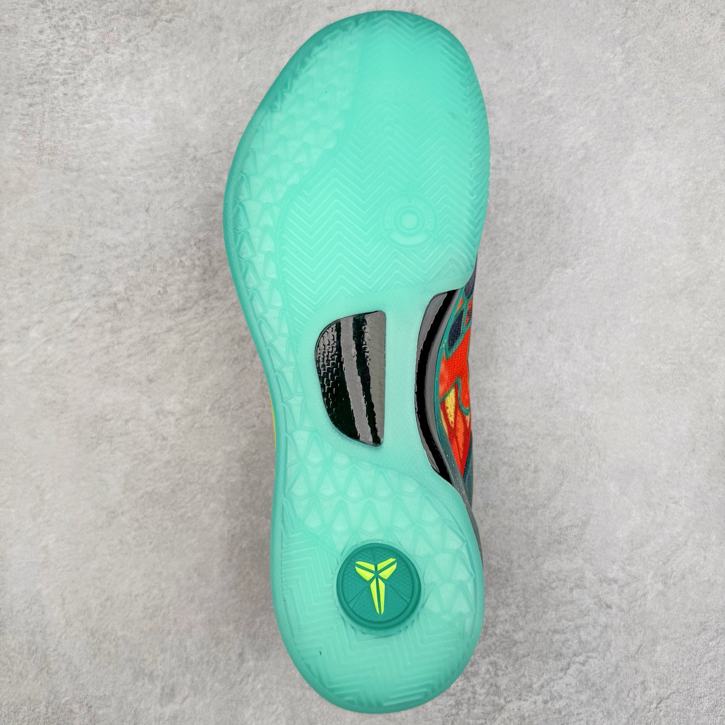 图片[9]-＃灭世海外版 NK Zoom Kobe Ⅷ System 科比8代复刻实战运动低帮文化篮球鞋 鸳鸯配色 HM9621-900 纯原海外版气垫品质吊打各路纯原 气压➕耐久双重保障 前掌ZOOM TURBO➕后掌马蹄Zoom 后掌澎湃脚感无出其右 全套冲刀改版 鞋型还原度95% 宽脚选手必入货品 鞋头2.5mm上翘空间 不挤脚 完美释放脚趾活动空间 正码正拍 脚型适配性 市场最强没有之一 鞋面工艺全新升级 100%对标正品 原厂聚氨酯蛇鳞 珠光密度同步正品 Swoosh喷漆工艺 还原度接近100% 全新后跟TPU模具 正确S型弧度 区分市场纯原（市场纯原采用公版模具 后跟TPU几乎无弧度）国产天花板橡胶配方 抓地力爆炸 海外口碑炸裂 鞋舌LOGO正确内嵌压印 原厂碳板 正确原盒 厚积薄发 王者归来 拒绝杀猪 拒绝套路 灭世纯原海外版科比系列 致力打造实战第一标杆 尺码：39-47.5 全新模具 正码正拍-选品中心