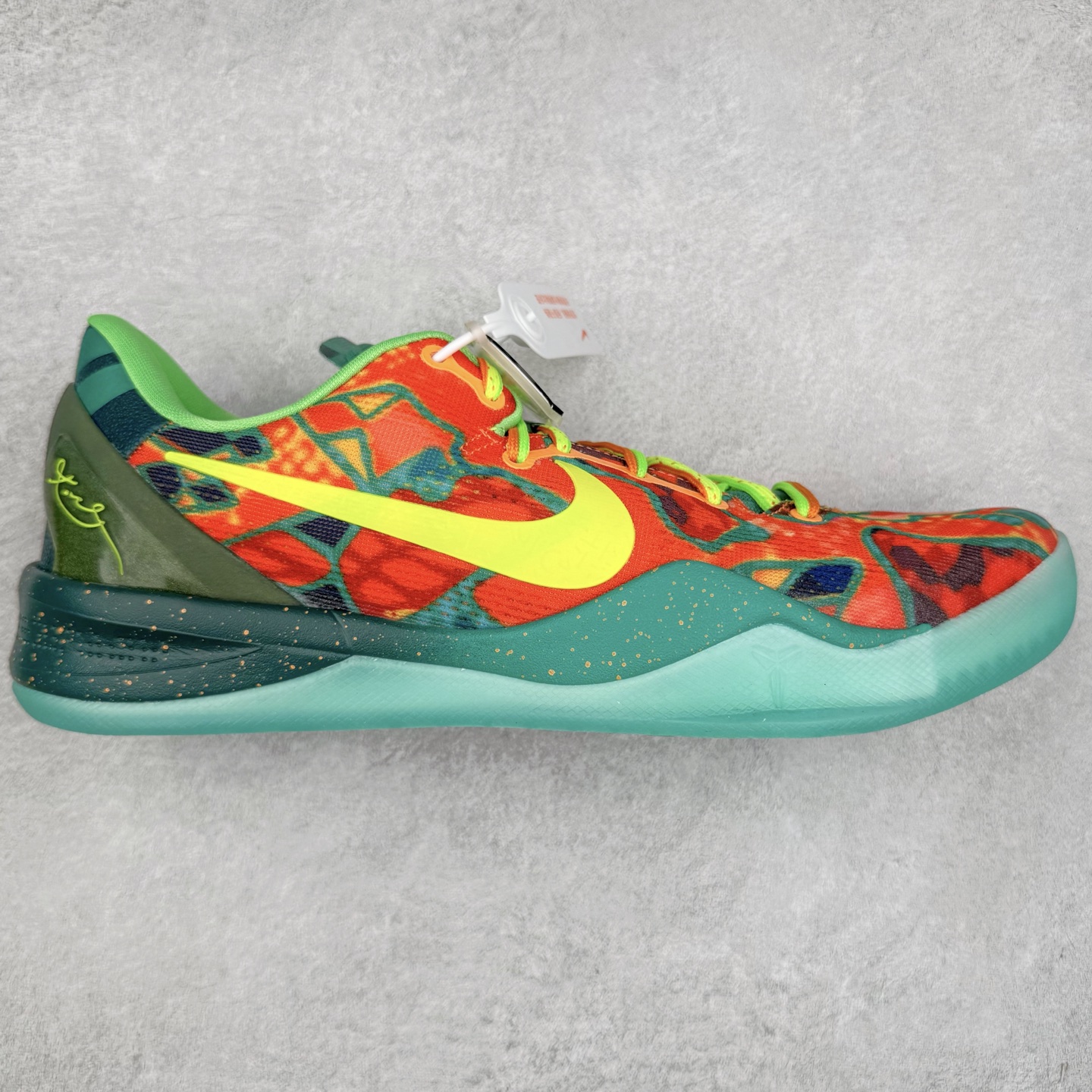 ＃灭世海外版 NK Zoom Kobe Ⅷ System 科比8代复刻实战运动低帮文化篮球鞋 鸳鸯配色 HM9621-900 纯原海外版气垫品质吊打各路纯原 气压➕耐久双重保障 前掌ZOOM TURBO➕后掌马蹄Zoom 后掌澎湃脚感无出其右 全套冲刀改版 鞋型还原度95% 宽脚选手必入货品 鞋头2.5mm上翘空间 不挤脚 完美释放脚趾活动空间 正码正拍 脚型适配性 市场最强没有之一 鞋面工艺全新升级 100%对标正品 原厂聚氨酯蛇鳞 珠光密度同步正品 Swoosh喷漆工艺 还原度接近100% 全新后跟TPU模具 正确S型弧度 区分市场纯原（市场纯原采用公版模具 后跟TPU几乎无弧度）国产天花板橡胶配方 抓地力爆炸 海外口碑炸裂 鞋舌LOGO正确内嵌压印 原厂碳板 正确原盒 厚积薄发 王者归来 拒绝杀猪 拒绝套路 灭世纯原海外版科比系列 致力打造实战第一标杆 尺码：39-47.5 全新模具 正码正拍-选品中心