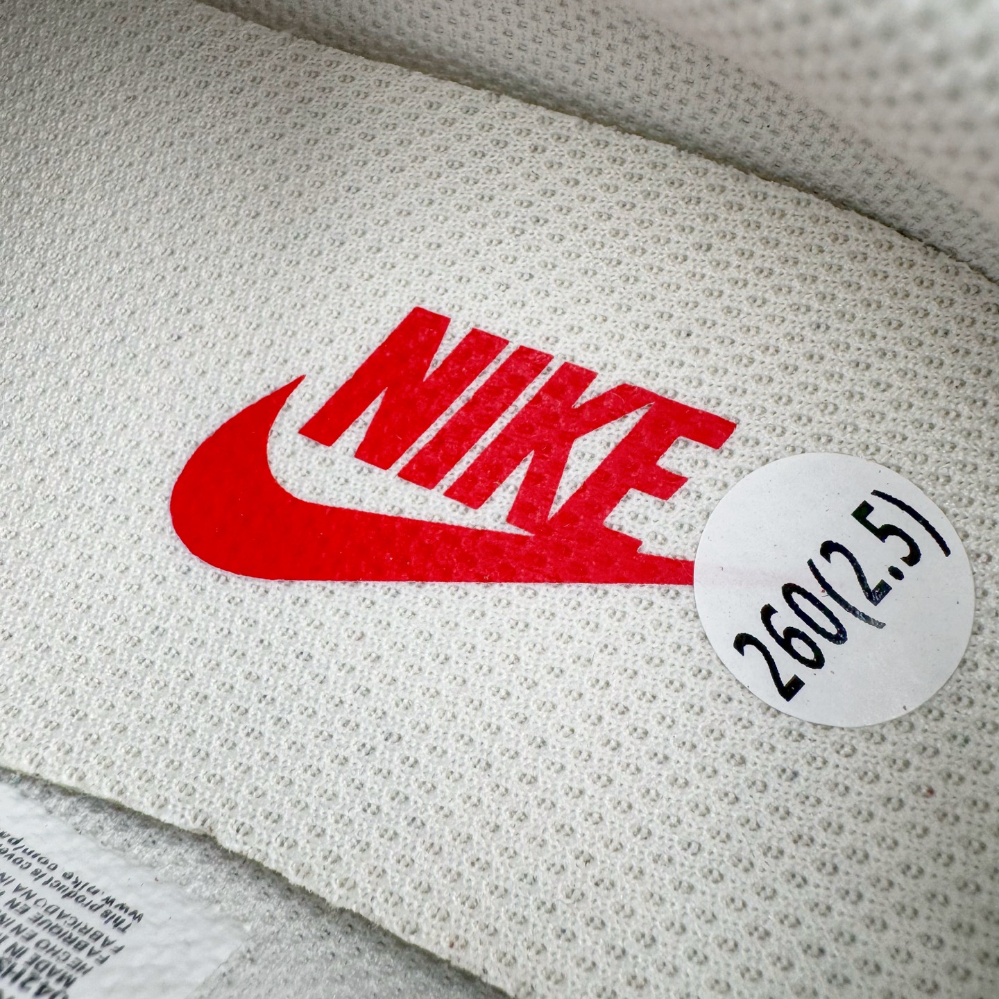 图片[13]-＃JC纯原 NK Classic Cortez Leather 阿甘复古初代皮革慢跑鞋 DM4044-110 实体平台指令订单 全套原纸板楦头开发 原厂数据大底磨具 一比一鞋头弧度高度鞋身弧度 细节品控鞋型随意对比 正确烫金高频细节 公司级标准检验QC 区分市面一切版本 完美复刻阿甘复古鞋型 尺码：35.5 36 36.5 37.5 38 38.5 39 40 40.5 41 42 42.5 43 44 45-选品中心